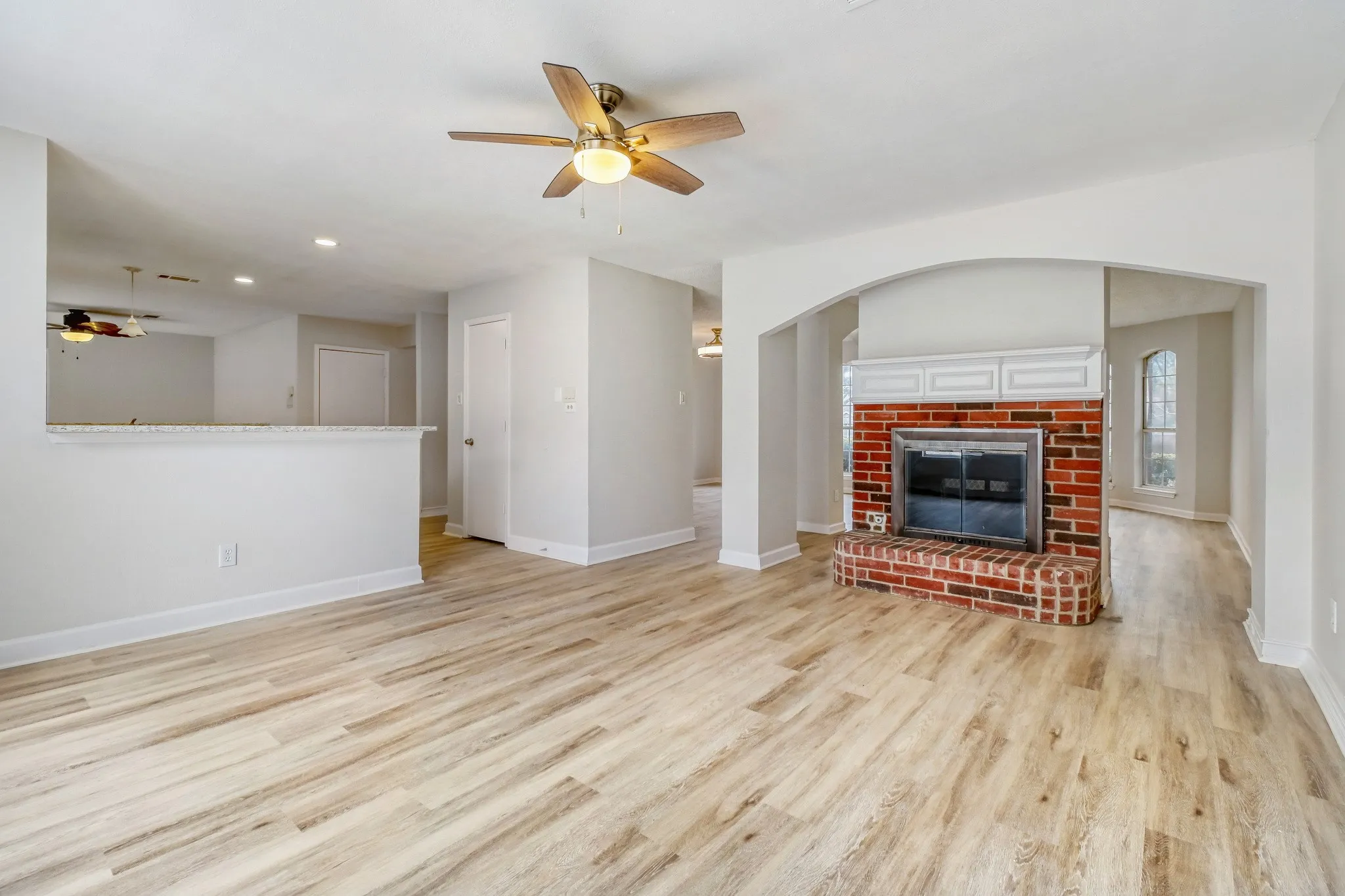 Single Family Residence For Sale in Denton County , 2112 Meadowview Drive, Corinth, Texas 76210, 4 Bedroom, 3 Bathroom, 2 Garage spaces, 3,056 Sqft, built in 1993, mls#21181551, Real Estate Agent in Corinth, Homes For Sale in Denton county, Homes For Sale in Corinth, Realtor in Corinth Texas, Real Estate Brokerage Independent Realty Texas, Luminita Cordes Realtor