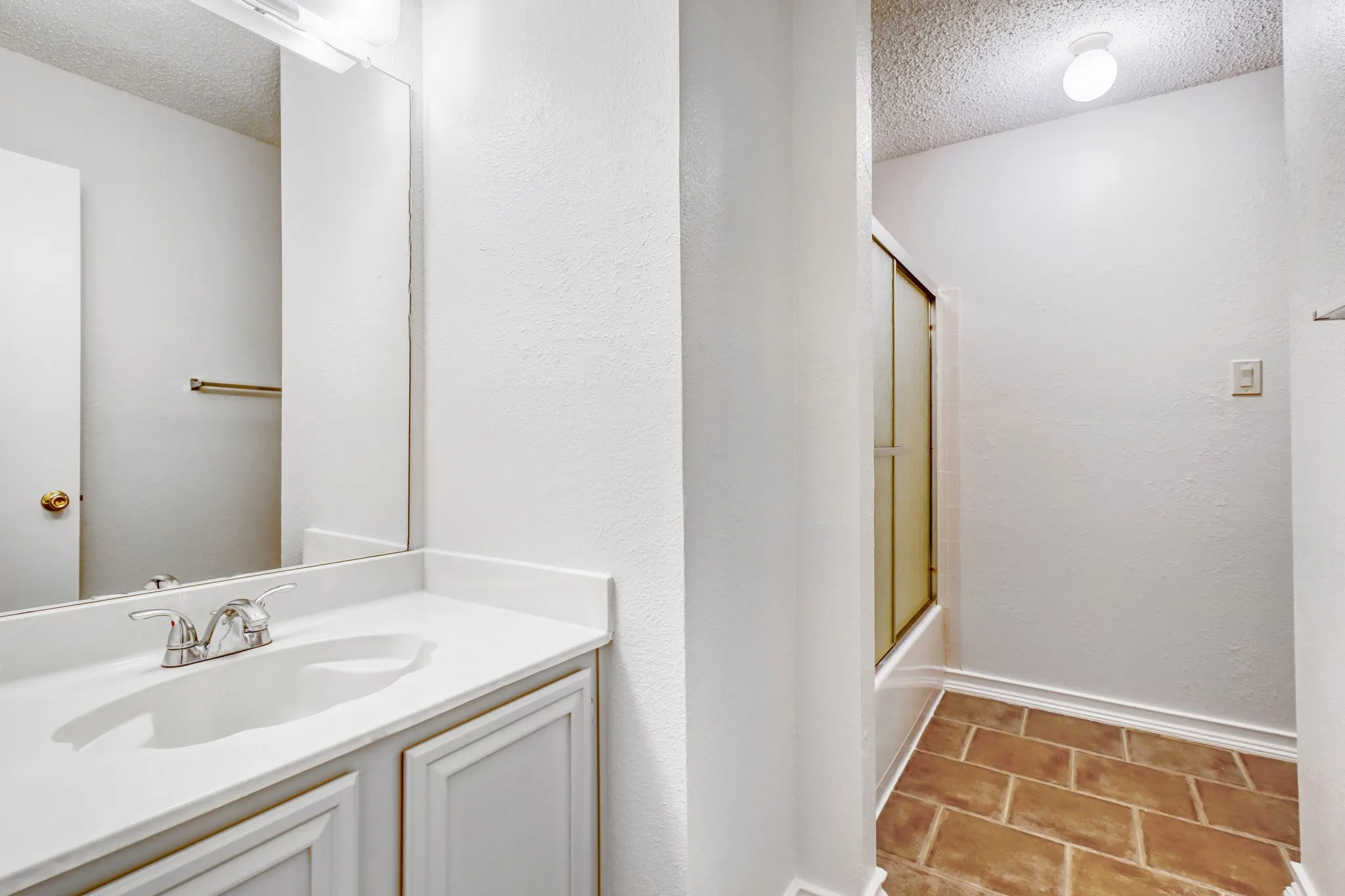 Single Family Residence For Sale in Denton County , 2112 Meadowview Drive, Corinth, Texas 76210, 4 Bedroom, 3 Bathroom, 2 Garage spaces, 3,056 Sqft, built in 1993, mls#21181551, Real Estate Agent in Corinth, Homes For Sale in Denton county, Homes For Sale in Corinth, Realtor in Corinth Texas, Real Estate Brokerage Independent Realty Texas, Luminita Cordes Realtor