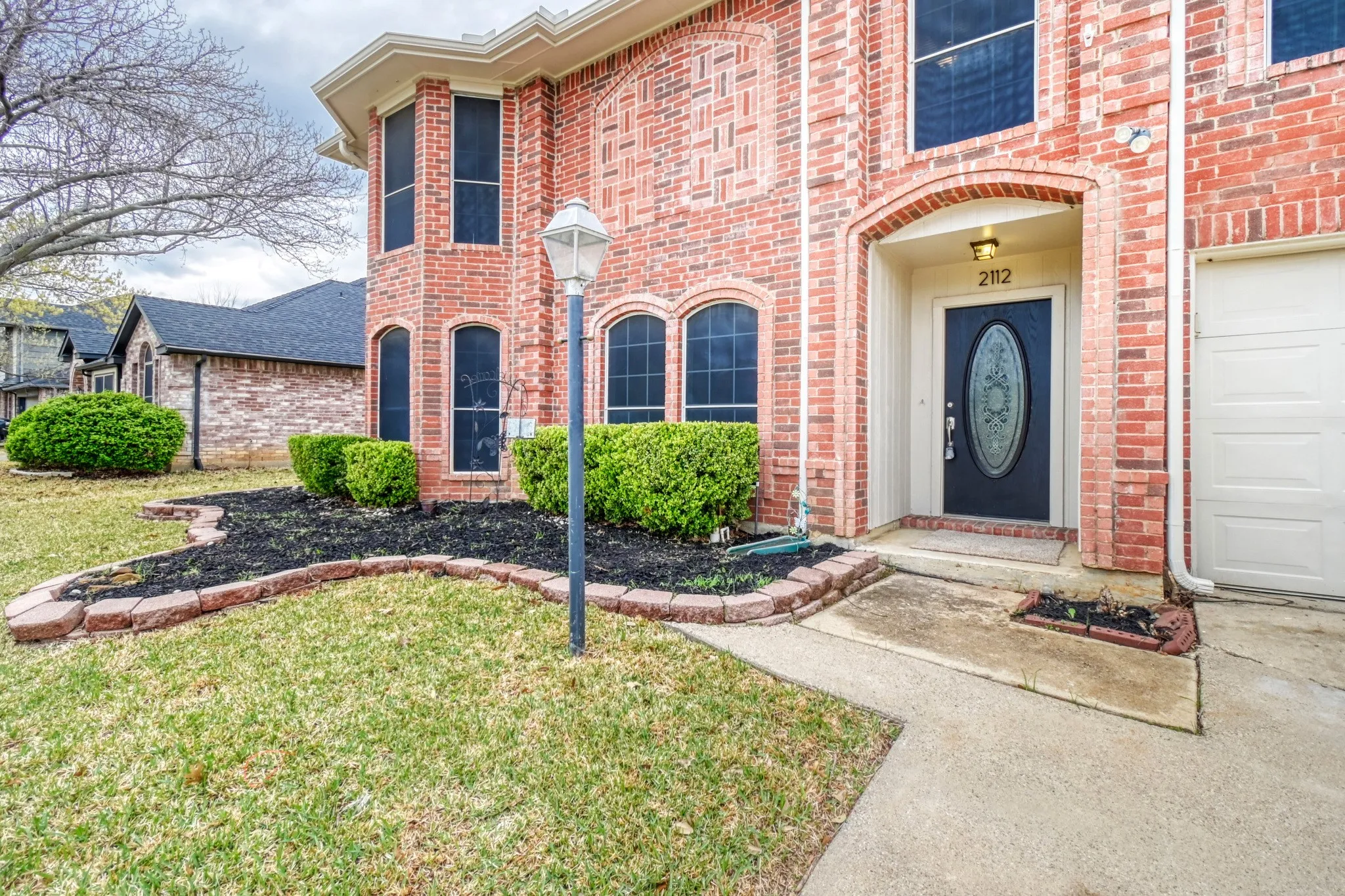 Single Family Residence For Sale in Denton County , 2112 Meadowview Drive, Corinth, Texas 76210, 4 Bedroom, 3 Bathroom, 2 Garage spaces, 3,056 Sqft, built in 1993, mls#21181551, Real Estate Agent in Corinth, Homes For Sale in Denton county, Homes For Sale in Corinth, Realtor in Corinth Texas, Real Estate Brokerage Independent Realty Texas, Luminita Cordes Realtor