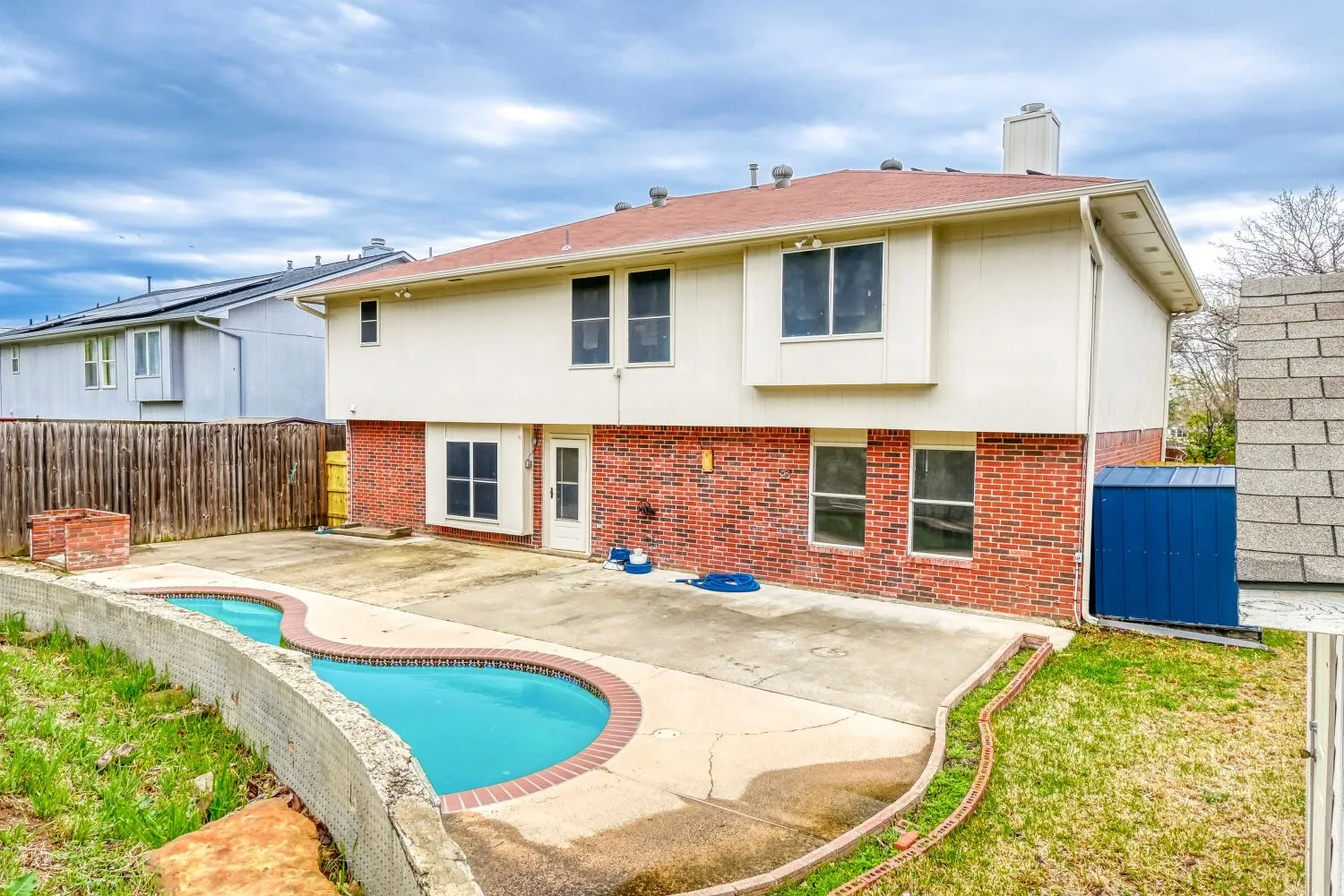 Single Family Residence For Sale in Denton County , 2112 Meadowview Drive, Corinth, Texas 76210, 4 Bedroom, 3 Bathroom, 2 Garage spaces, 3,056 Sqft, built in 1993, mls#21181551, Real Estate Agent in Corinth, Homes For Sale in Denton county, Homes For Sale in Corinth, Realtor in Corinth Texas, Real Estate Brokerage Independent Realty Texas, Luminita Cordes Realtor
