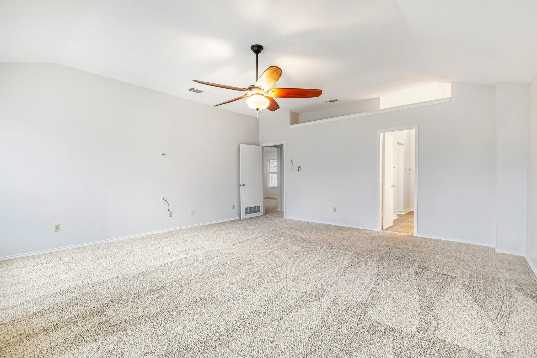 Single Family Residence For Sale in Denton County , 2112 Meadowview Drive, Corinth, Texas 76210, 4 Bedroom, 3 Bathroom, 2 Garage spaces, 3,056 Sqft, built in 1993, mls#21181551, Real Estate Agent in Corinth, Homes For Sale in Denton county, Homes For Sale in Corinth, Realtor in Corinth Texas, Real Estate Brokerage Independent Realty Texas, Luminita Cordes Realtor