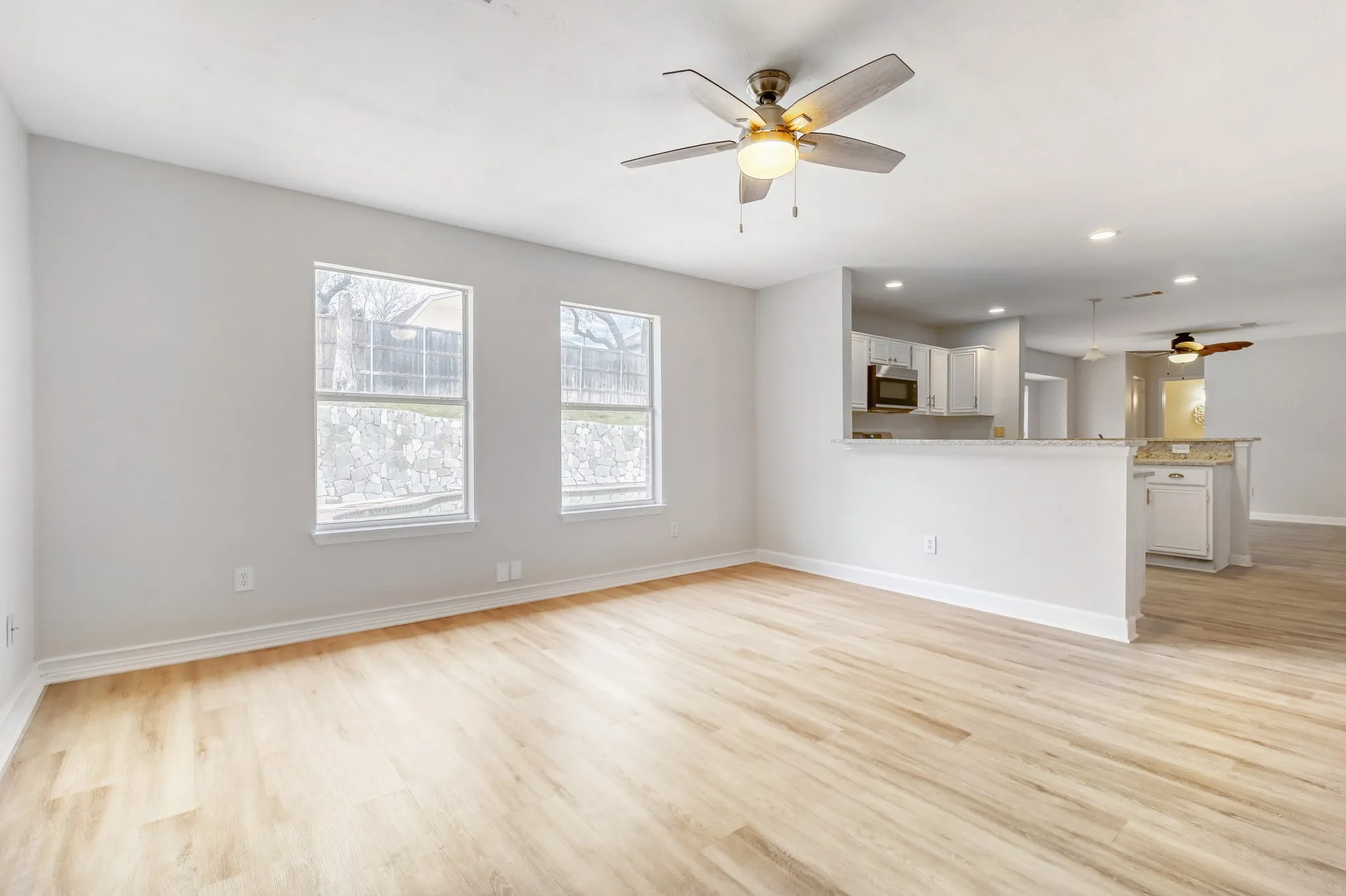 Single Family Residence For Sale in Denton County , 2112 Meadowview Drive, Corinth, Texas 76210, 4 Bedroom, 3 Bathroom, 2 Garage spaces, 3,056 Sqft, built in 1993, mls#21181551, Real Estate Agent in Corinth, Homes For Sale in Denton county, Homes For Sale in Corinth, Realtor in Corinth Texas, Real Estate Brokerage Independent Realty Texas, Luminita Cordes Realtor
