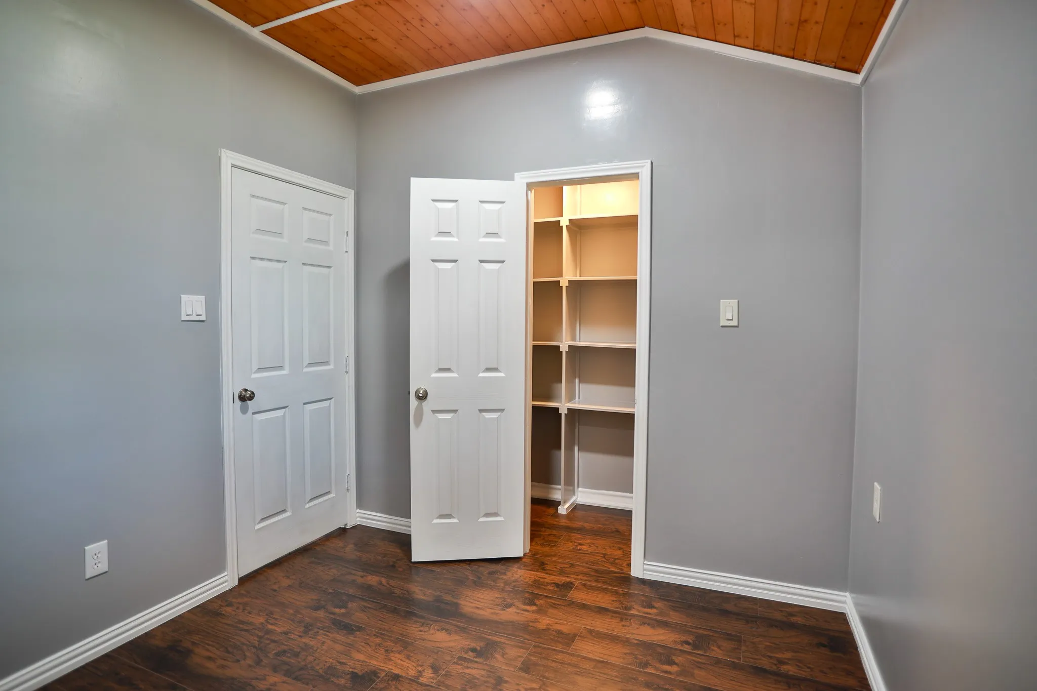 Single Family Residence For Sale in Van Zandt County , 1556 Vz County Road 2128, Wills Point, Texas 75169, 3 Bedroom, 2 Bathroom, 2 Garage spaces, 1,800 Sqft, built in 2022, mls#21205272, Real Estate Agent in Wills Point, Homes For Sale in Van Zandt county, Homes For Sale in Wills Point, Realtor in Wills Point Texas, Real Estate Brokerage Independent Realty Texas, Luminita Cordes Realtor