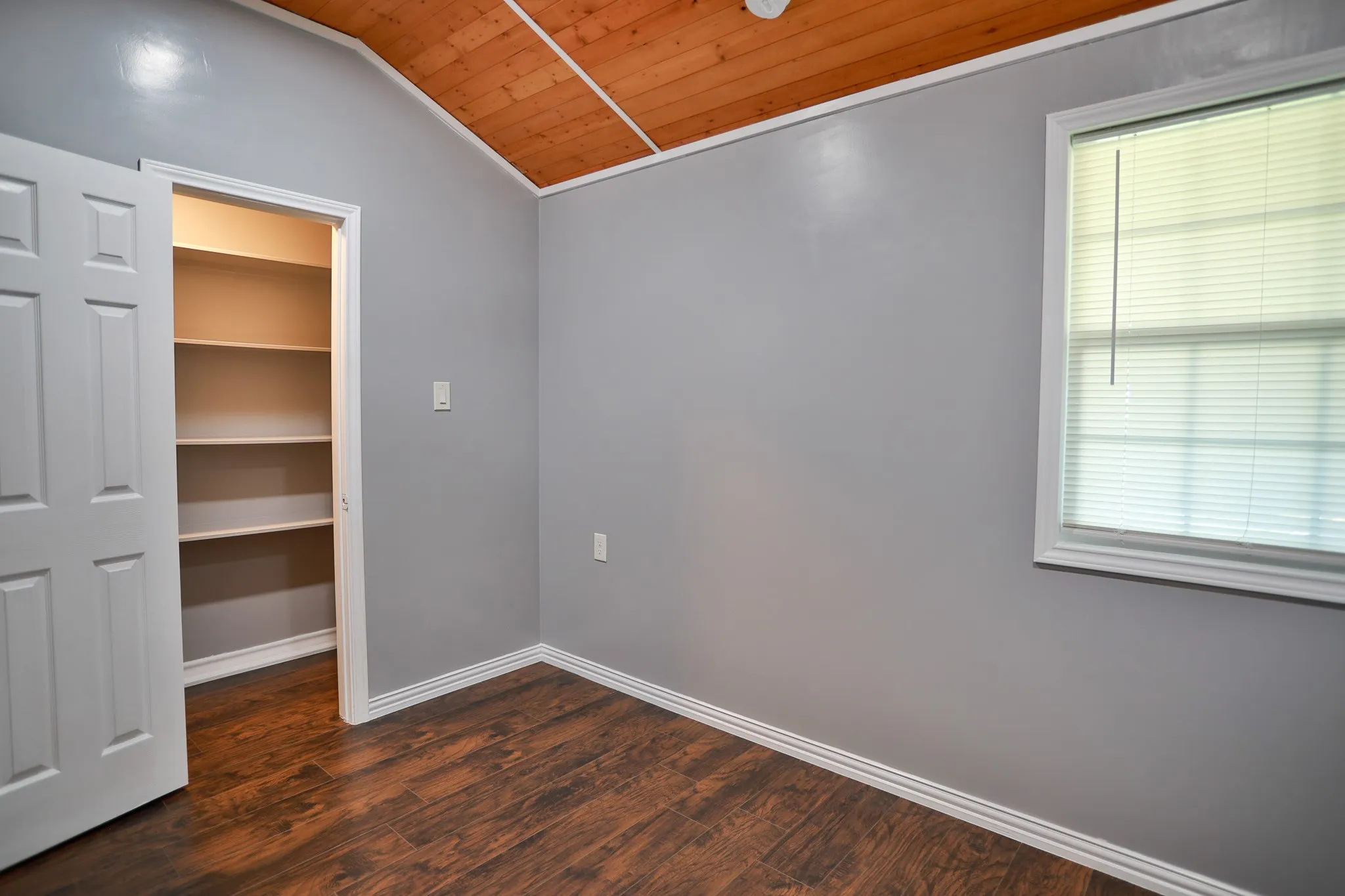 Single Family Residence For Sale in Van Zandt County , 1556 Vz County Road 2128, Wills Point, Texas 75169, 3 Bedroom, 2 Bathroom, 2 Garage spaces, 1,800 Sqft, built in 2022, mls#21205272, Real Estate Agent in Wills Point, Homes For Sale in Van Zandt county, Homes For Sale in Wills Point, Realtor in Wills Point Texas, Real Estate Brokerage Independent Realty Texas, Luminita Cordes Realtor