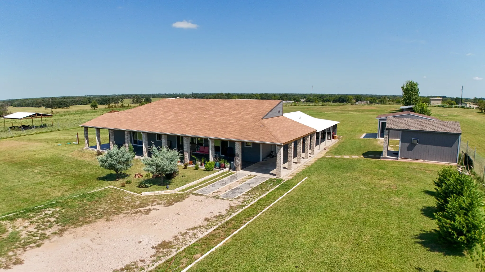 Single Family Residence For Sale in Van Zandt County , 1556 Vz County Road 2128, Wills Point, Texas 75169, 3 Bedroom, 2 Bathroom, 2 Garage spaces, 1,800 Sqft, built in 2022, mls#21205272, Real Estate Agent in Wills Point, Homes For Sale in Van Zandt county, Homes For Sale in Wills Point, Realtor in Wills Point Texas, Real Estate Brokerage Independent Realty Texas, Luminita Cordes Realtor