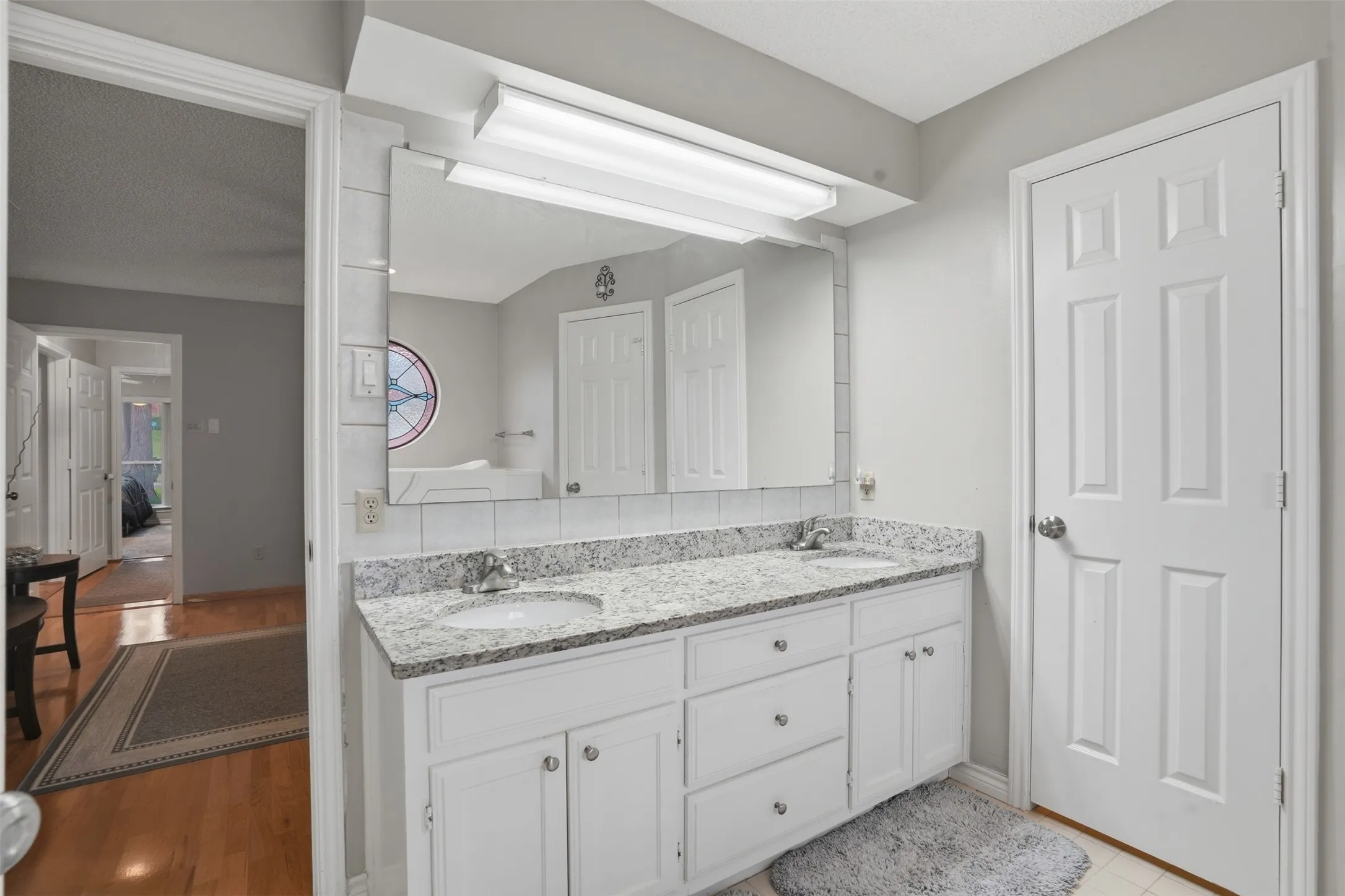 Single Family Residence For Sale in Dallas County , 411 Whispering Hills Drive, Duncanville, Texas 75137, 3 Bedroom, 2 Bathroom, 2 Garage spaces, 1,998 Sqft, built in 1985, mls#21204512, Real Estate Agent in Duncanville, Homes For Sale in Dallas county, Homes For Sale in Duncanville, Realtor in Duncanville Texas, Real Estate Brokerage Independent Realty Texas, Luminita Cordes Realtor