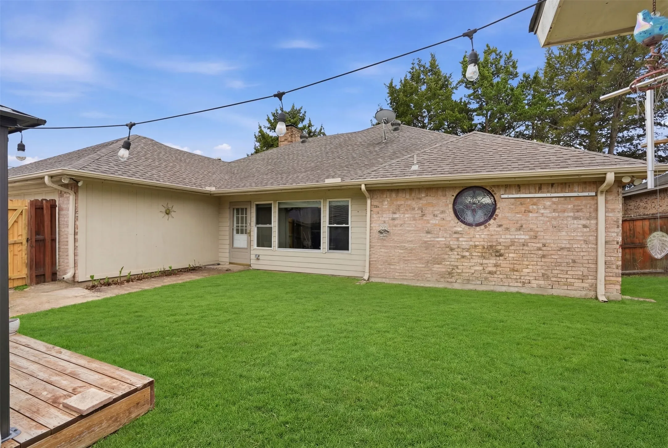 Single Family Residence For Sale in Dallas County , 411 Whispering Hills Drive, Duncanville, Texas 75137, 3 Bedroom, 2 Bathroom, 2 Garage spaces, 1,998 Sqft, built in 1985, mls#21204512, Real Estate Agent in Duncanville, Homes For Sale in Dallas county, Homes For Sale in Duncanville, Realtor in Duncanville Texas, Real Estate Brokerage Independent Realty Texas, Luminita Cordes Realtor
