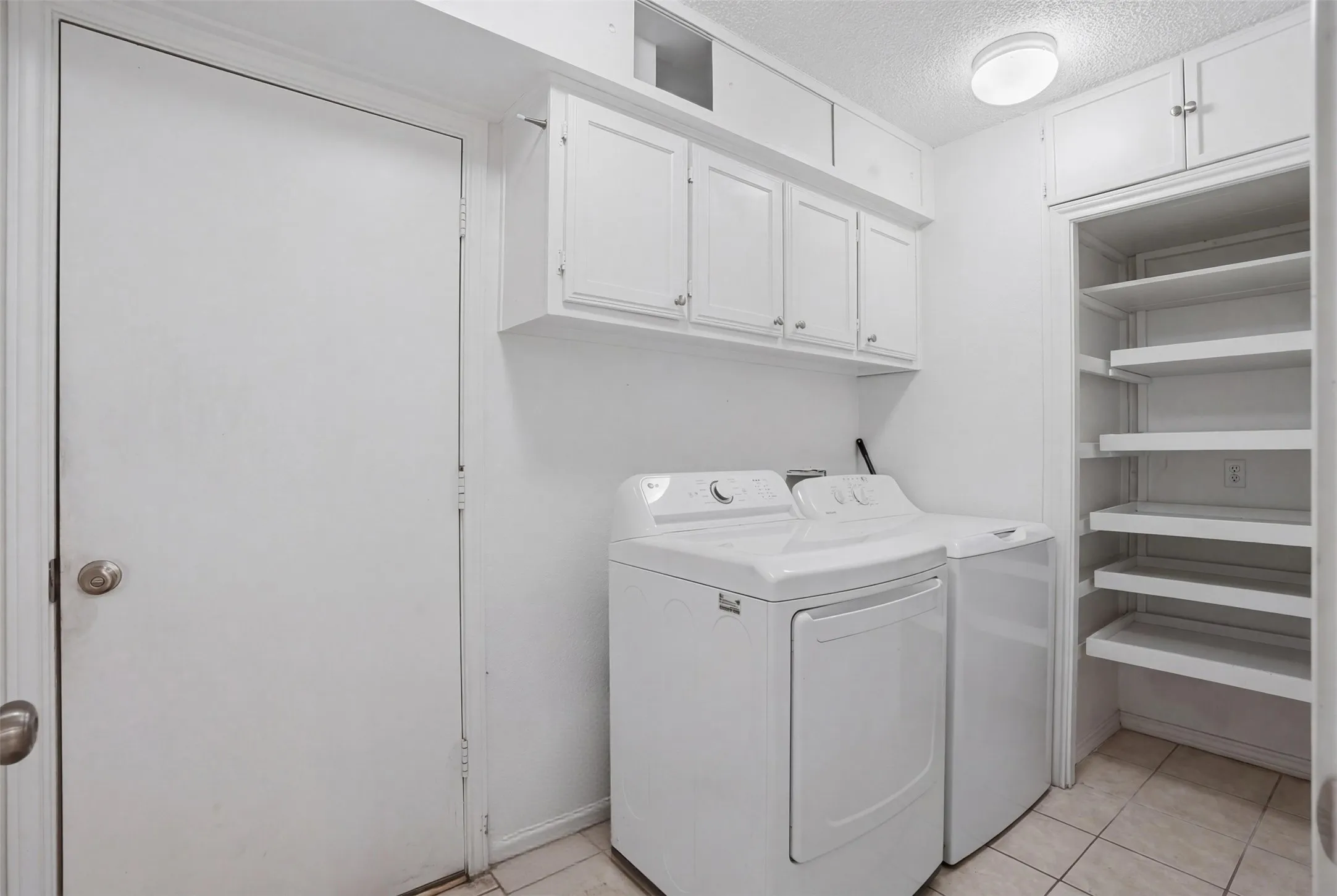 Single Family Residence For Sale in Dallas County , 411 Whispering Hills Drive, Duncanville, Texas 75137, 3 Bedroom, 2 Bathroom, 2 Garage spaces, 1,998 Sqft, built in 1985, mls#21204512, Real Estate Agent in Duncanville, Homes For Sale in Dallas county, Homes For Sale in Duncanville, Realtor in Duncanville Texas, Real Estate Brokerage Independent Realty Texas, Luminita Cordes Realtor