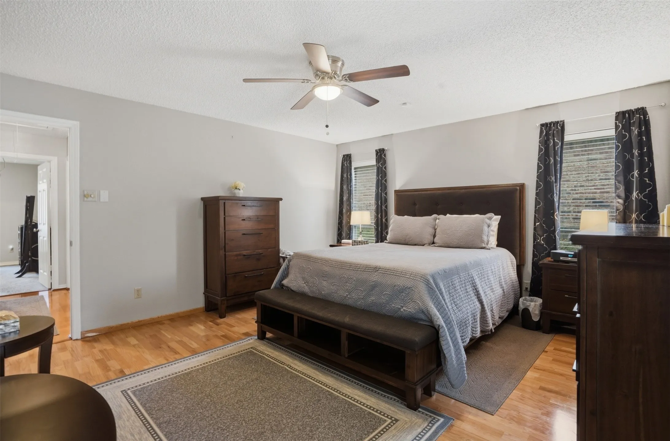 Single Family Residence For Sale in Dallas County , 411 Whispering Hills Drive, Duncanville, Texas 75137, 3 Bedroom, 2 Bathroom, 2 Garage spaces, 1,998 Sqft, built in 1985, mls#21204512, Real Estate Agent in Duncanville, Homes For Sale in Dallas county, Homes For Sale in Duncanville, Realtor in Duncanville Texas, Real Estate Brokerage Independent Realty Texas, Luminita Cordes Realtor