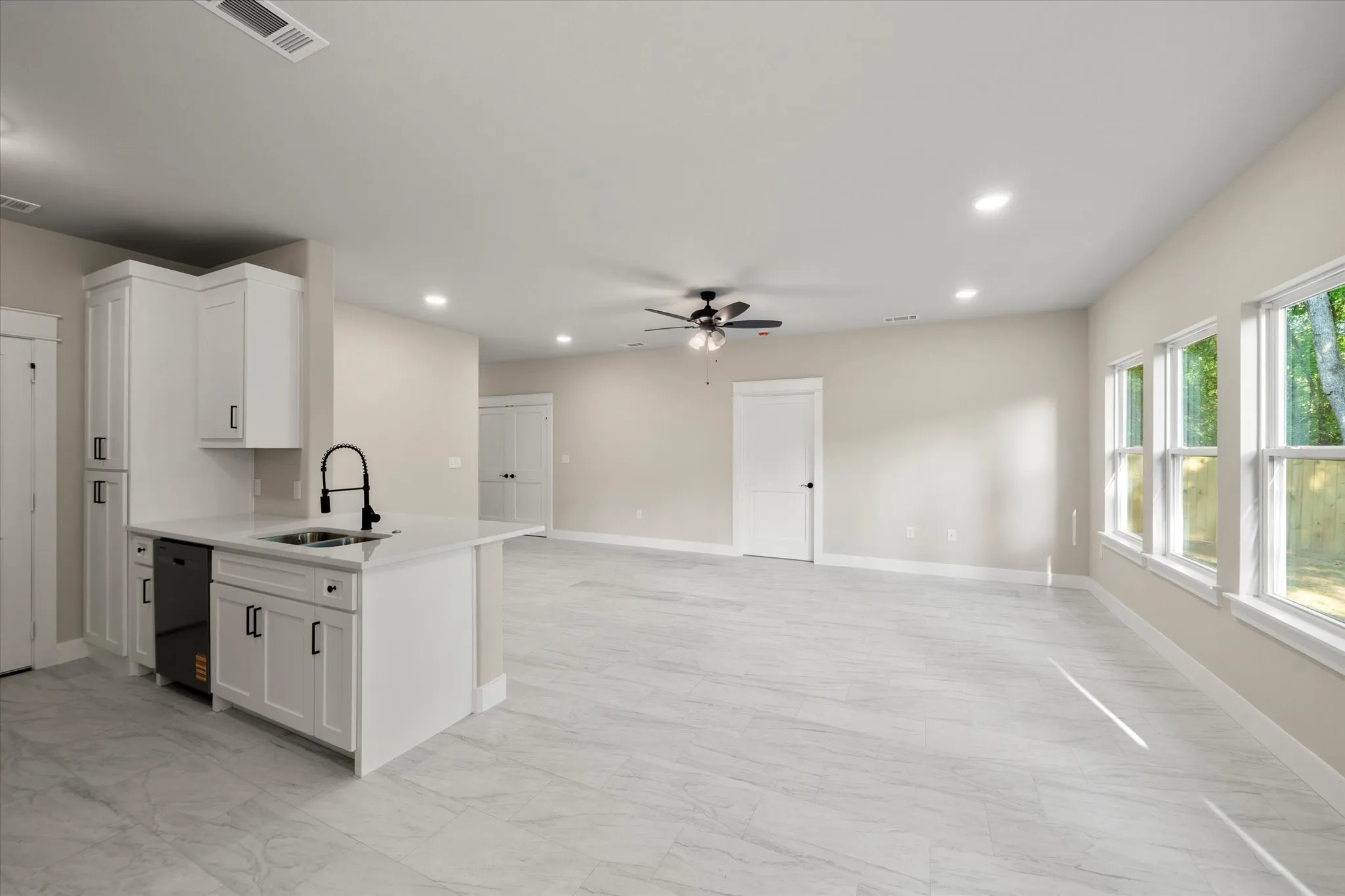 Single Family Residence For Sale in Henderson County , 114 Granada Street, Payne Springs, Texas 75156, 3 Bedroom, 2 Bathroom, 2 Garage spaces, 1,322 Sqft, built in 2026, Preowned, mls#21205353, Real Estate Agent in Payne Springs, Homes For Sale in Henderson county, Homes For Sale in Payne Springs, Realtor in Payne Springs Texas, Real Estate Brokerage Independent Realty Texas, Luminita Cordes Realtor