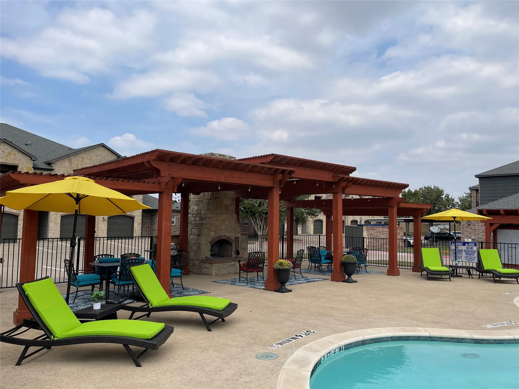 Apartment For Rent in Ellis County , 380 Solon Road, Waxahachie, Texas 75165, 1 Bedroom, 1 Bathroom, Garage spaces, 1,075 Sqft, built in 2008, Price $1,625, mls#21205400, Real Estate Agent in Waxahachie, Homes For Rent in Ellis county, Homes For Rent in Waxahachie, Realtor in Waxahachie Texas, Real Estate Brokerage Independent Realty Texas, Luminita Cordes Realtor