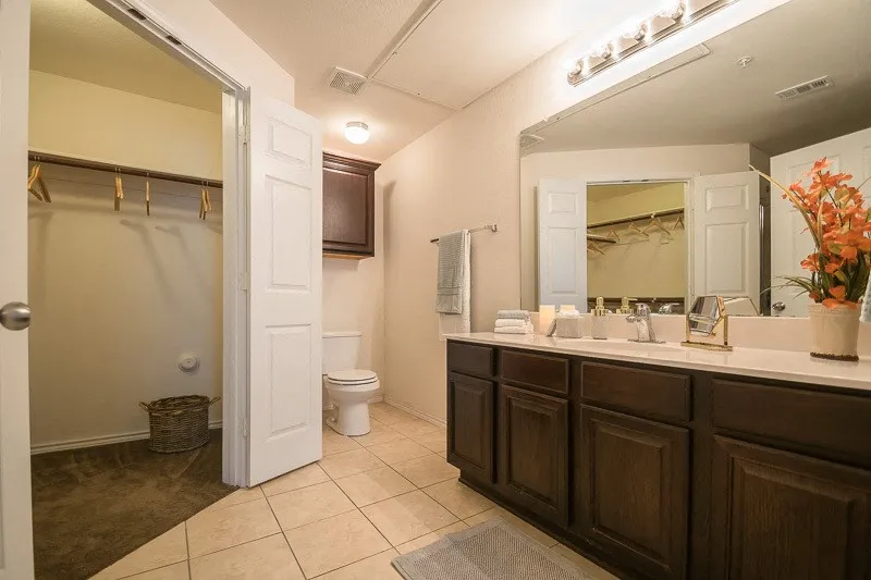 Apartment For Rent in Ellis County , 380 Solon Road, Waxahachie, Texas 75165, 1 Bedroom, 1 Bathroom, Garage spaces, 1,075 Sqft, built in 2008, Price $1,625, mls#21205400, Real Estate Agent in Waxahachie, Homes For Rent in Ellis county, Homes For Rent in Waxahachie, Realtor in Waxahachie Texas, Real Estate Brokerage Independent Realty Texas, Luminita Cordes Realtor