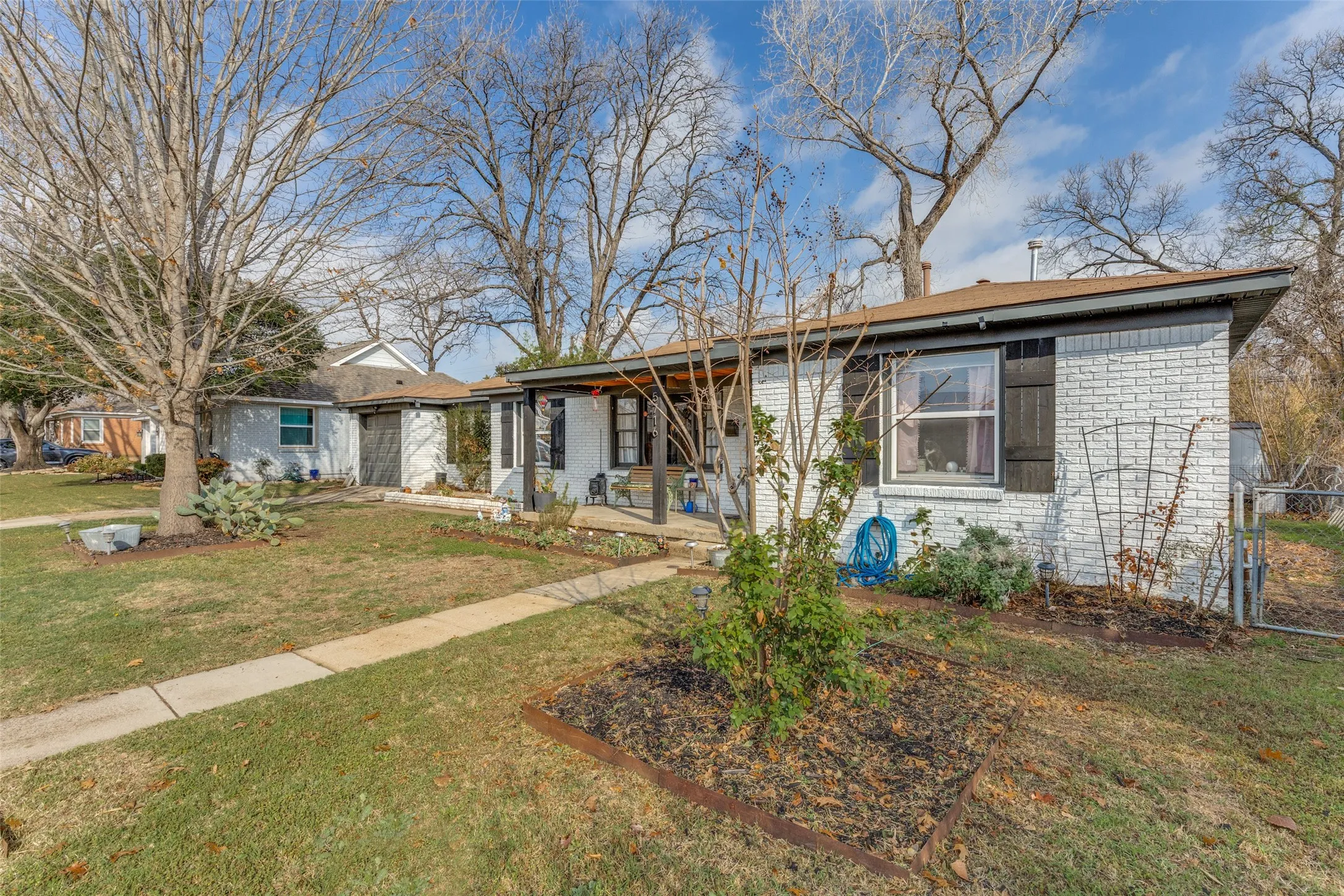 Single Family Residence For Sale in Tarrant County , 5716 Tracyne Drive, Westworth Village, Texas 76114, 3 Bedroom, 1 Bathroom, 1 Garage spaces, 1,432 Sqft, built in 1953, mls#21204877, Real Estate Agent in Westworth Village, Homes For Sale in Tarrant county, Homes For Sale in Westworth Village, Realtor in Westworth Village Texas, Real Estate Brokerage Independent Realty Texas, Luminita Cordes Realtor