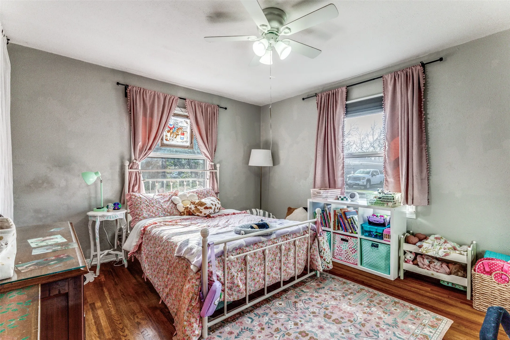 Single Family Residence For Sale in Tarrant County , 5716 Tracyne Drive, Westworth Village, Texas 76114, 3 Bedroom, 1 Bathroom, 1 Garage spaces, 1,432 Sqft, built in 1953, mls#21204877, Real Estate Agent in Westworth Village, Homes For Sale in Tarrant county, Homes For Sale in Westworth Village, Realtor in Westworth Village Texas, Real Estate Brokerage Independent Realty Texas, Luminita Cordes Realtor
