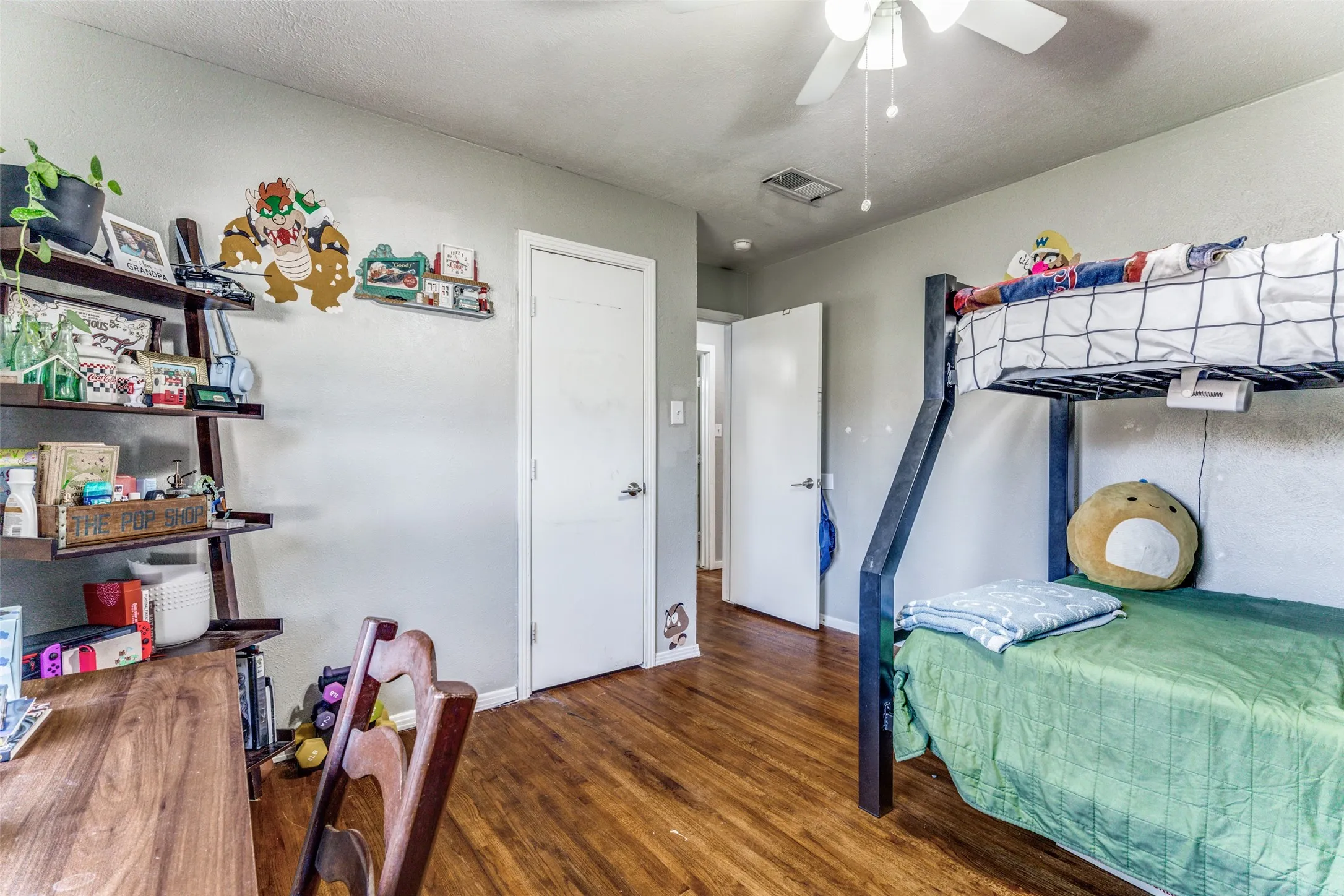 Single Family Residence For Sale in Tarrant County , 5716 Tracyne Drive, Westworth Village, Texas 76114, 3 Bedroom, 1 Bathroom, 1 Garage spaces, 1,432 Sqft, built in 1953, mls#21204877, Real Estate Agent in Westworth Village, Homes For Sale in Tarrant county, Homes For Sale in Westworth Village, Realtor in Westworth Village Texas, Real Estate Brokerage Independent Realty Texas, Luminita Cordes Realtor
