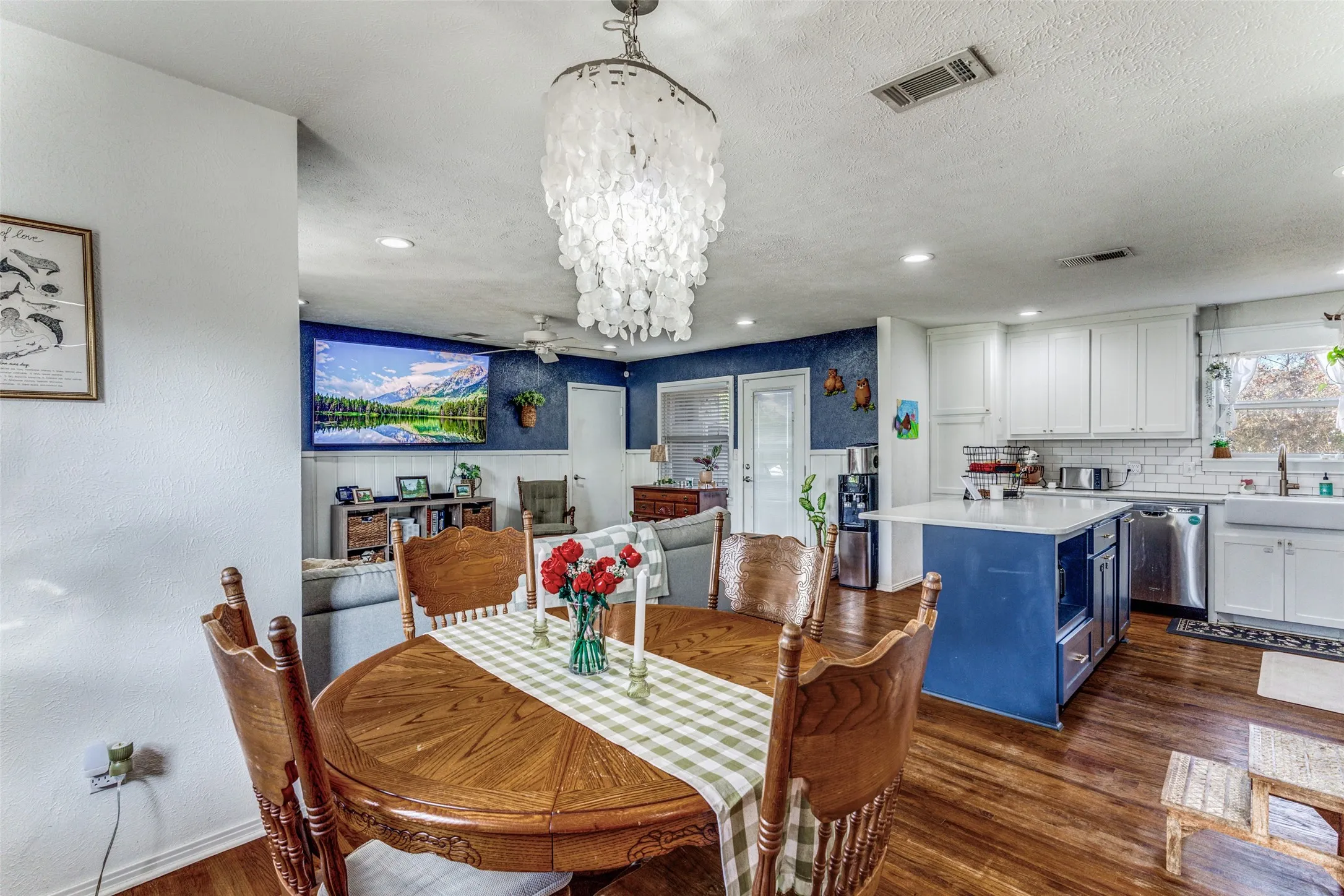 Single Family Residence For Sale in Tarrant County , 5716 Tracyne Drive, Westworth Village, Texas 76114, 3 Bedroom, 1 Bathroom, 1 Garage spaces, 1,432 Sqft, built in 1953, mls#21204877, Real Estate Agent in Westworth Village, Homes For Sale in Tarrant county, Homes For Sale in Westworth Village, Realtor in Westworth Village Texas, Real Estate Brokerage Independent Realty Texas, Luminita Cordes Realtor