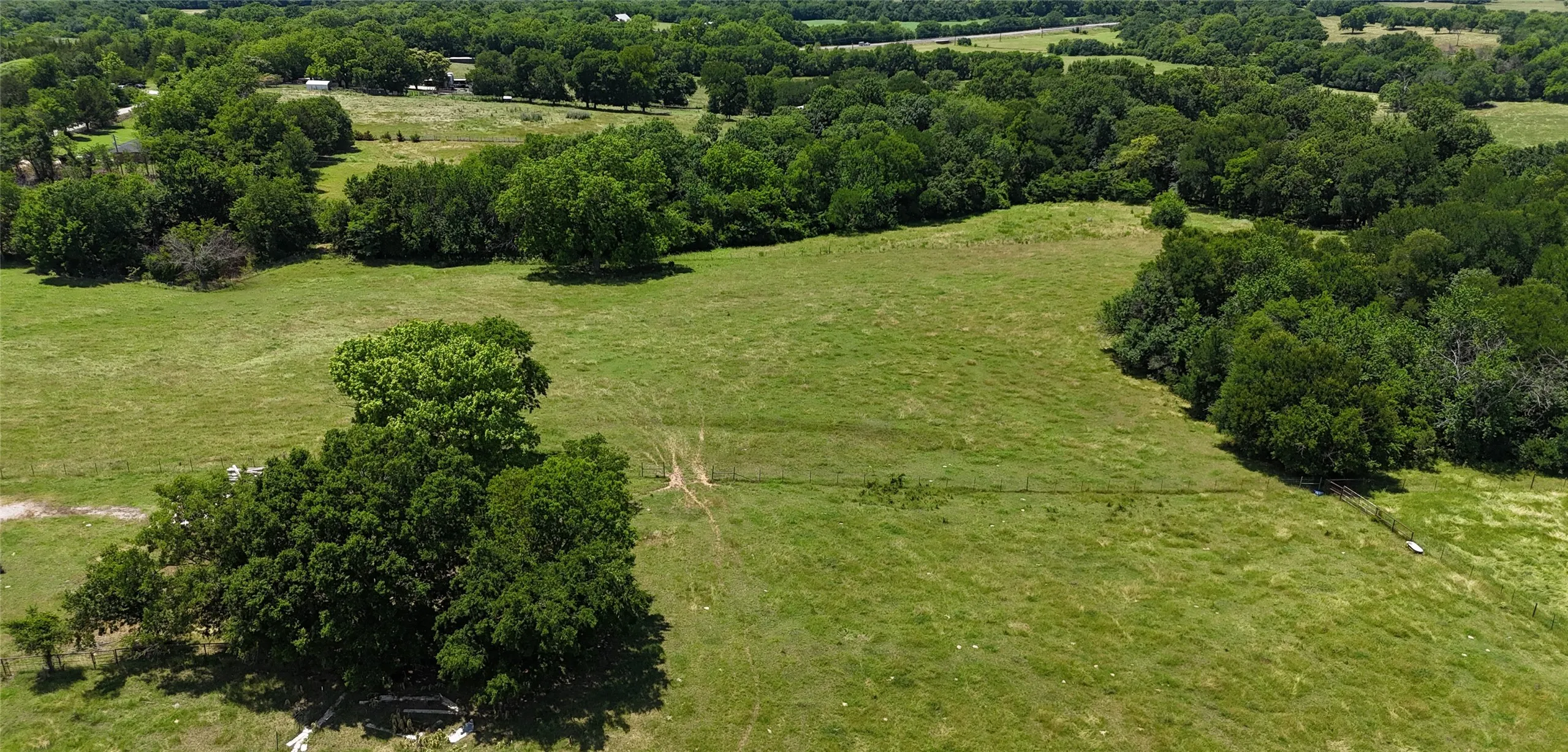 Mobile Home For Sale in Grayson County , 248 -Shaffer Road, Denison, Texas 75021, 2 Bedroom, 2 Bathroom, Garage spaces, 1,216 Sqft, built in 1997, Preowned, mls#21205249, Real Estate Agent in Denison, Homes For Sale in Grayson county, Homes For Sale in Denison, Realtor in Denison Texas, Real Estate Brokerage Independent Realty Texas, Luminita Cordes Realtor