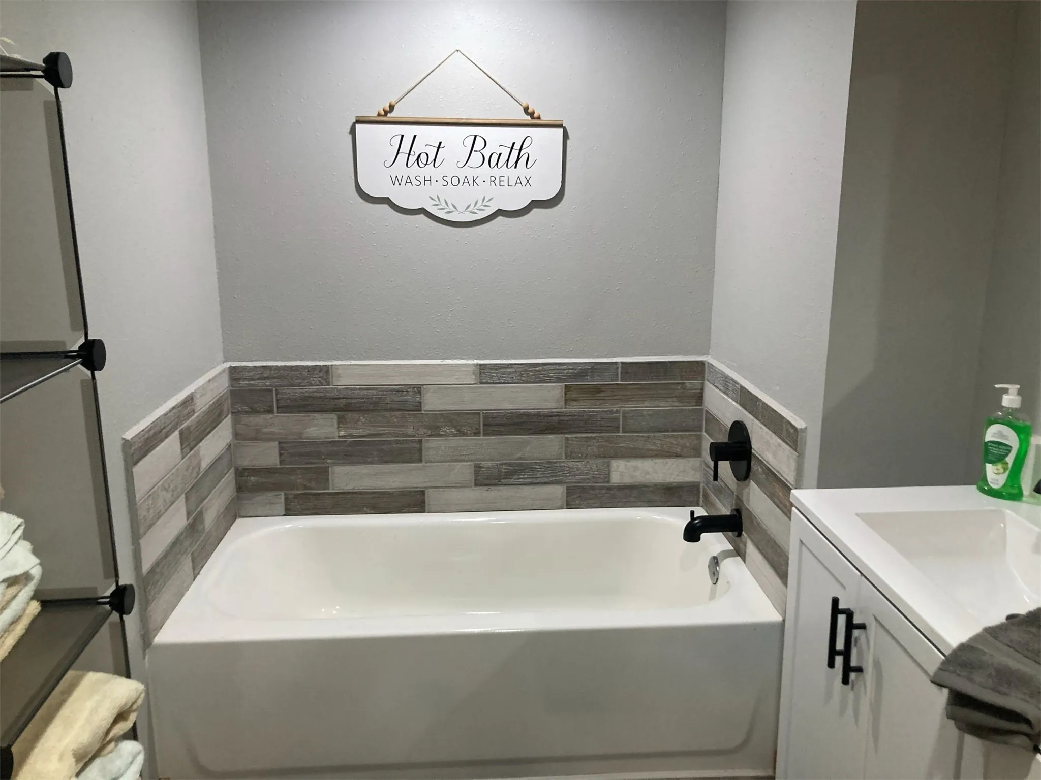 Mobile Home For Sale in Grayson County , 248 -Shaffer Road, Denison, Texas 75021, 2 Bedroom, 2 Bathroom, Garage spaces, 1,216 Sqft, built in 1997, Preowned, mls#21205249, Real Estate Agent in Denison, Homes For Sale in Grayson county, Homes For Sale in Denison, Realtor in Denison Texas, Real Estate Brokerage Independent Realty Texas, Luminita Cordes Realtor