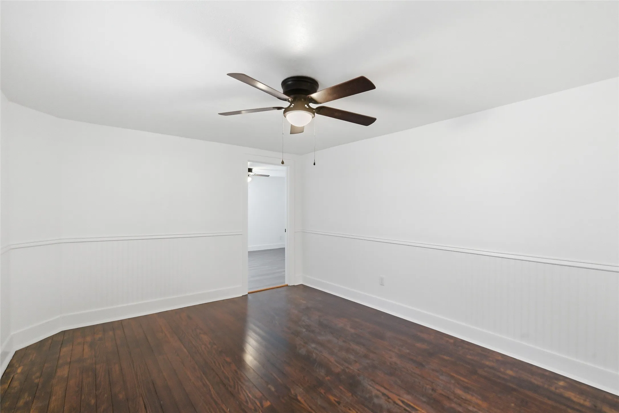 Single Family Residence For Sale in Erath County , 1102 E Washington Street, Stephenville, Texas 76401, 3 Bedroom, 1 Bathroom, Garage spaces, 1,160 Sqft, built in 1945, Preowned, mls#21202988, Real Estate Agent in Stephenville, Homes For Sale in Erath county, Homes For Sale in Stephenville, Realtor in Stephenville Texas, Real Estate Brokerage Independent Realty Texas, Luminita Cordes Realtor
