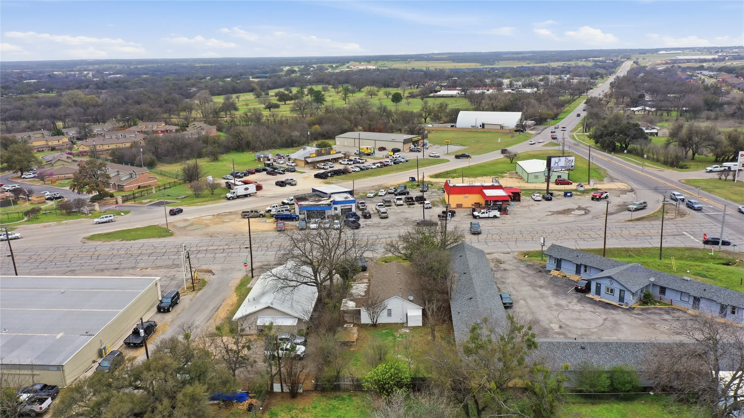 Single Family Residence For Sale in Erath County , 1102 E Washington Street, Stephenville, Texas 76401, 3 Bedroom, 1 Bathroom, Garage spaces, 1,160 Sqft, built in 1945, Preowned, mls#21202988, Real Estate Agent in Stephenville, Homes For Sale in Erath county, Homes For Sale in Stephenville, Realtor in Stephenville Texas, Real Estate Brokerage Independent Realty Texas, Luminita Cordes Realtor
