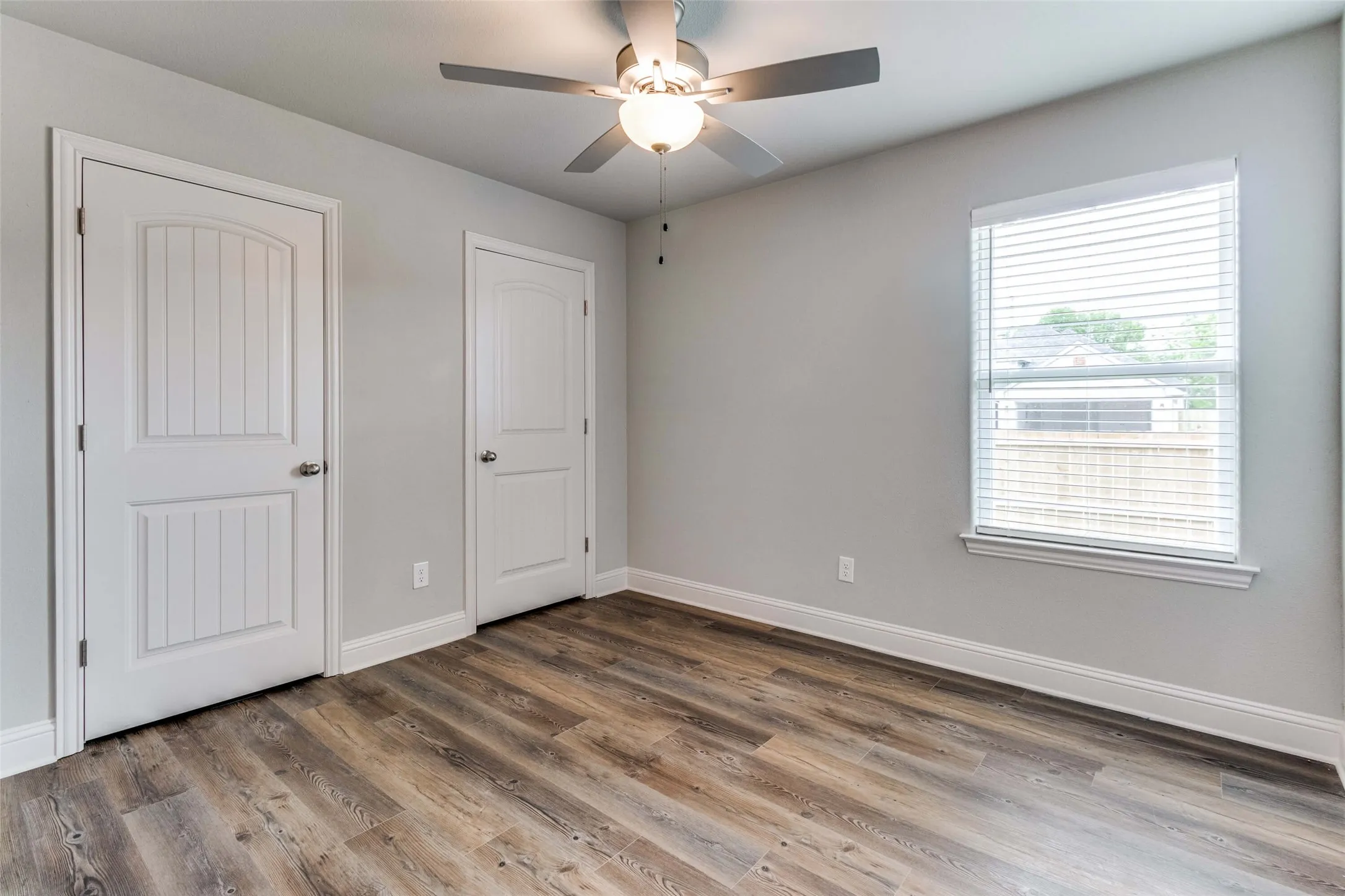 Single Family Residence For Rent in Grayson County , 2803 Orchid Drive, Sherman, Texas 75092, 3 Bedroom, 2 Bathroom, 2 Garage spaces, 1,481 Sqft, built in 2022, Preowned, mls#21205519, Real Estate Agent in Sherman, Homes For Rent in Grayson county, Homes For Rent in Sherman, Realtor in Sherman Texas, Real Estate Brokerage Independent Realty Texas, Luminita Cordes Realtor