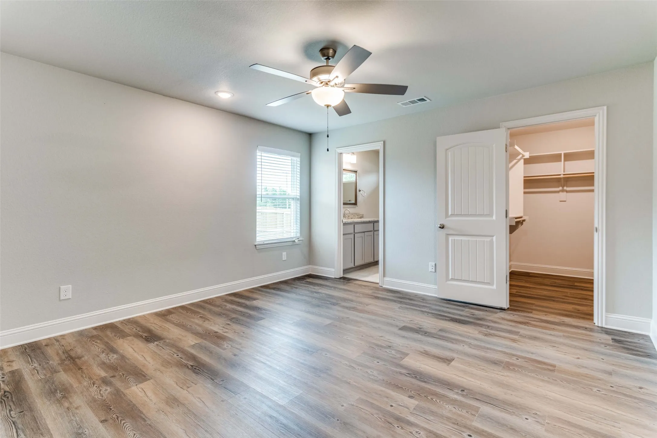 Single Family Residence For Rent in Grayson County , 2803 Orchid Drive, Sherman, Texas 75092, 3 Bedroom, 2 Bathroom, 2 Garage spaces, 1,481 Sqft, built in 2022, Preowned, mls#21205519, Real Estate Agent in Sherman, Homes For Rent in Grayson county, Homes For Rent in Sherman, Realtor in Sherman Texas, Real Estate Brokerage Independent Realty Texas, Luminita Cordes Realtor