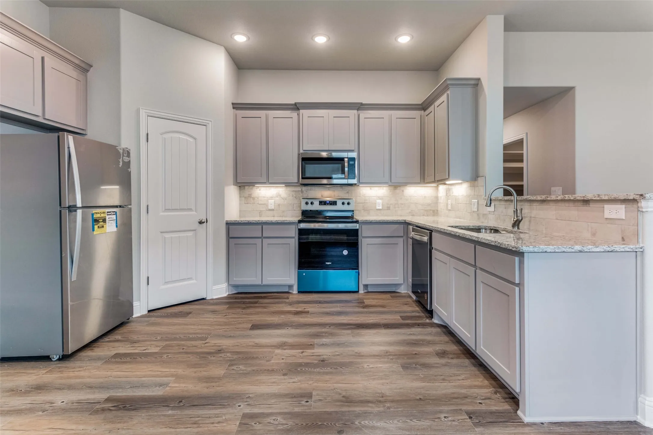 Single Family Residence For Rent in Grayson County , 2803 Orchid Drive, Sherman, Texas 75092, 3 Bedroom, 2 Bathroom, 2 Garage spaces, 1,481 Sqft, built in 2022, Preowned, mls#21205519, Real Estate Agent in Sherman, Homes For Rent in Grayson county, Homes For Rent in Sherman, Realtor in Sherman Texas, Real Estate Brokerage Independent Realty Texas, Luminita Cordes Realtor