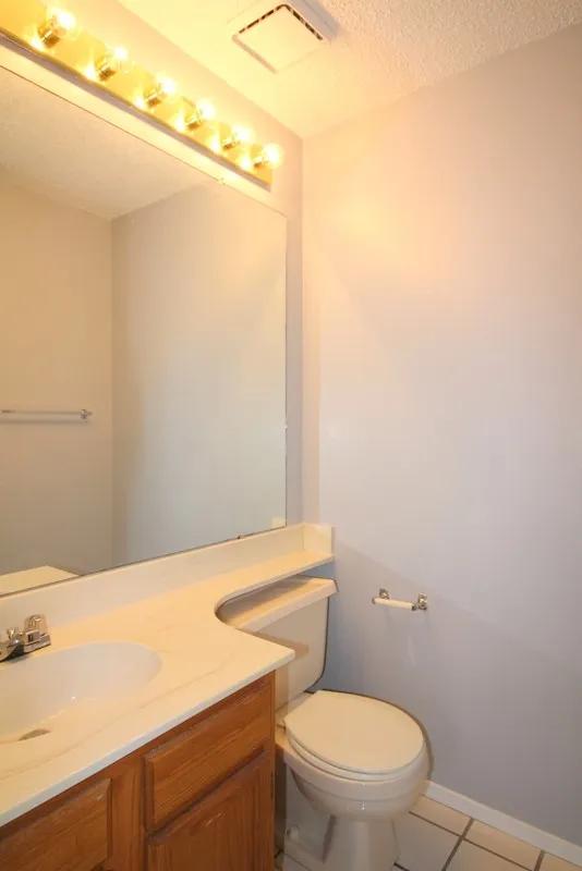 Condominium For Sale in Collin County , 3801 14th Street 1208, Plano, Texas 75074, 2 Bedroom, 3 Bathroom, Garage spaces, 1,272 Sqft, built in 1985, Preowned, mls#21199447, Real Estate Agent in Plano, Homes For Sale in Collin county, Homes For Sale in Plano, Realtor in Plano Texas, Real Estate Brokerage Independent Realty Texas, Luminita Cordes Realtor