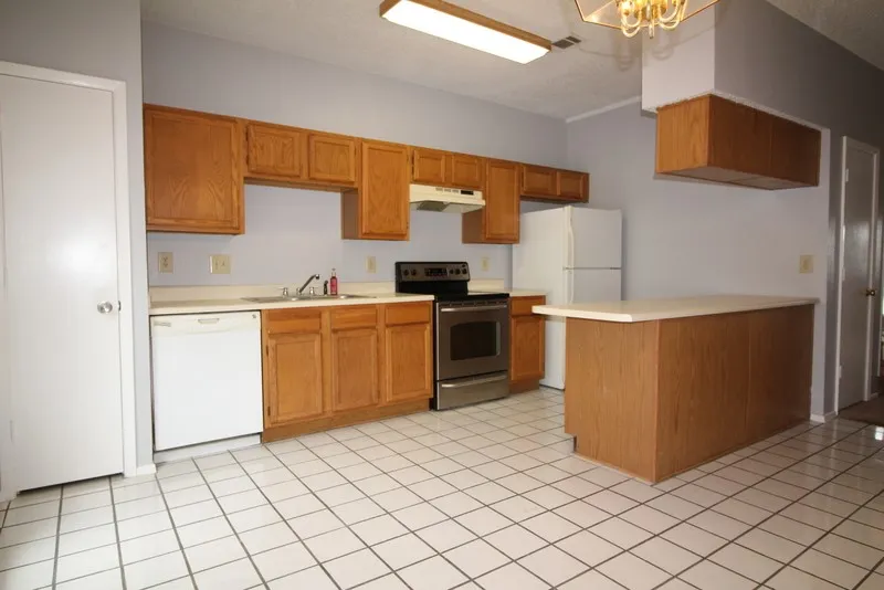 Condominium For Sale in Collin County , 3801 14th Street 1208, Plano, Texas 75074, 2 Bedroom, 3 Bathroom, Garage spaces, 1,272 Sqft, built in 1985, Preowned, mls#21199447, Real Estate Agent in Plano, Homes For Sale in Collin county, Homes For Sale in Plano, Realtor in Plano Texas, Real Estate Brokerage Independent Realty Texas, Luminita Cordes Realtor
