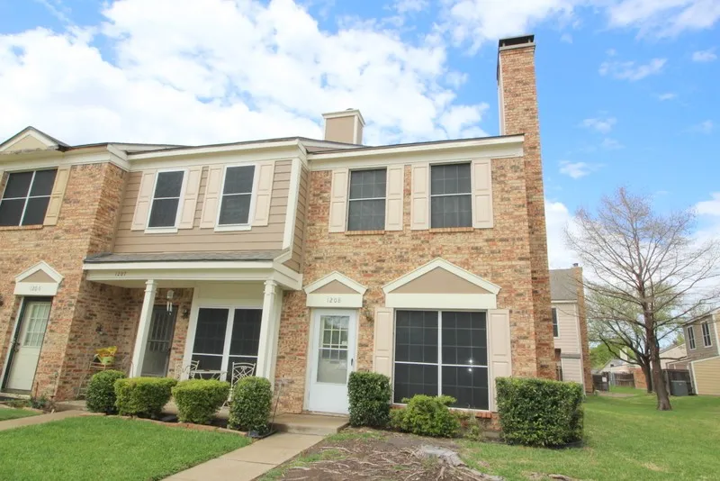 Condominium For Sale in Collin County , 3801 14th Street 1208, Plano, Texas 75074, 2 Bedroom, 3 Bathroom, Garage spaces, 1,272 Sqft, built in 1985, Preowned, mls#21199447, Real Estate Agent in Plano, Homes For Sale in Collin county, Homes For Sale in Plano, Realtor in Plano Texas, Real Estate Brokerage Independent Realty Texas, Luminita Cordes Realtor