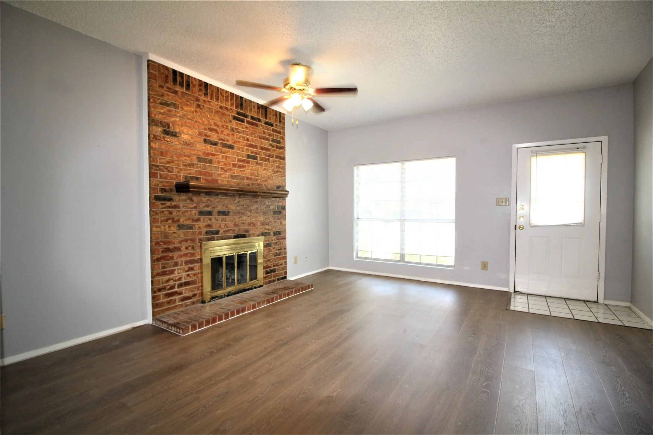 Condominium For Sale in Collin County , 3801 14th Street 1208, Plano, Texas 75074, 2 Bedroom, 3 Bathroom, Garage spaces, 1,272 Sqft, built in 1985, Preowned, mls#21199447, Real Estate Agent in Plano, Homes For Sale in Collin county, Homes For Sale in Plano, Realtor in Plano Texas, Real Estate Brokerage Independent Realty Texas, Luminita Cordes Realtor