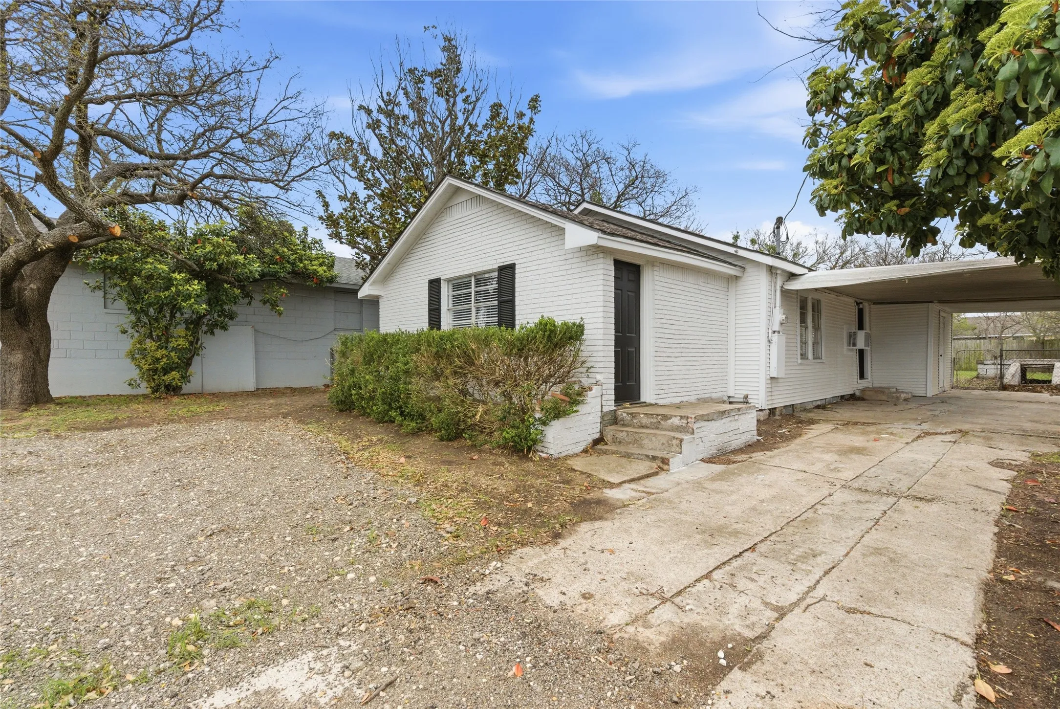 Office For Sale in Erath County , 1102 Washington Street, Stephenville, Texas 76401, 0, 0, Garage spaces, 0 Sqft, built in 1945, Preowned, mls#21204955, Real Estate Agent in Stephenville, Homes For Sale in Erath county, Homes For Sale in Stephenville, Realtor in Stephenville Texas, Real Estate Brokerage Independent Realty Texas, Luminita Cordes Realtor