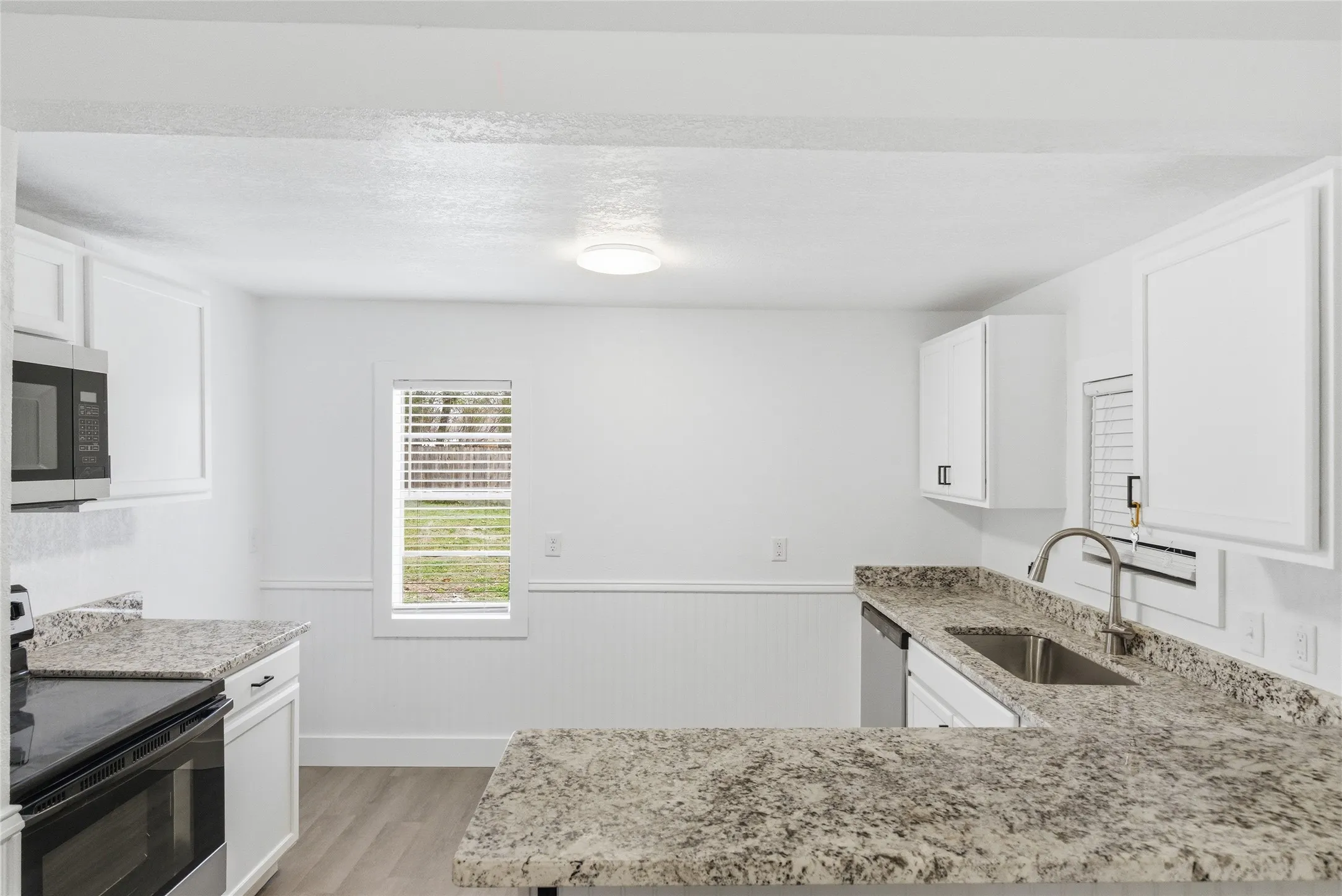Office For Sale in Erath County , 1102 Washington Street, Stephenville, Texas 76401, 0, 0, Garage spaces, 0 Sqft, built in 1945, Preowned, mls#21204955, Real Estate Agent in Stephenville, Homes For Sale in Erath county, Homes For Sale in Stephenville, Realtor in Stephenville Texas, Real Estate Brokerage Independent Realty Texas, Luminita Cordes Realtor