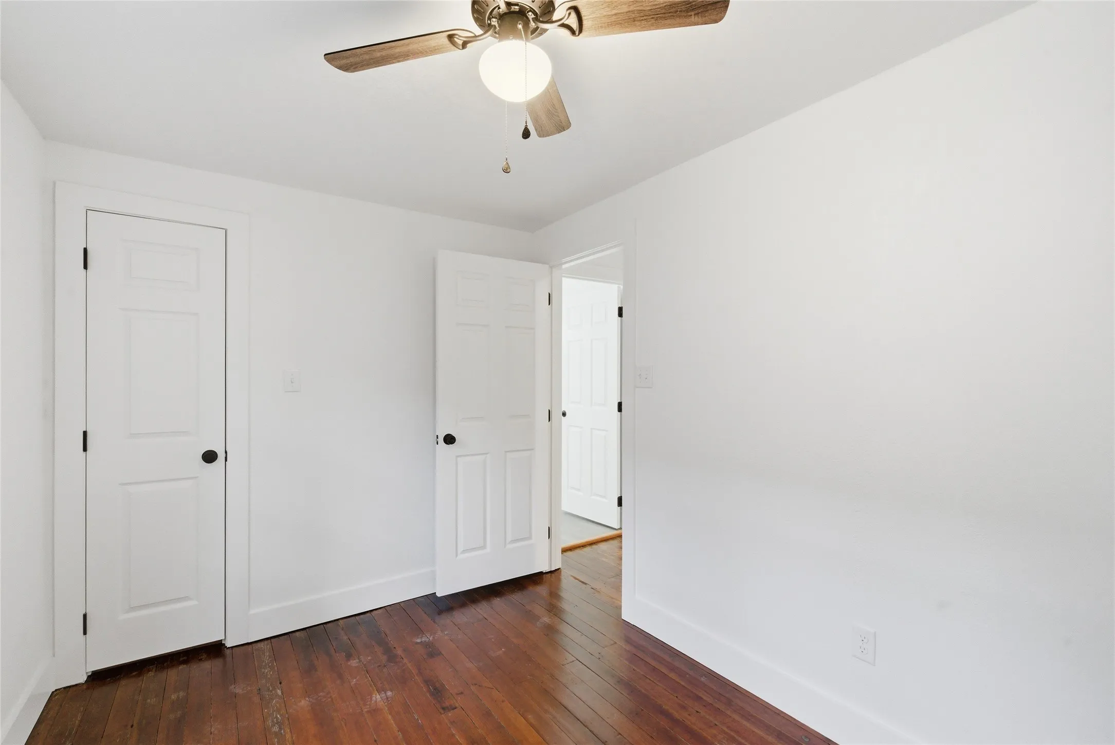 Office For Sale in Erath County , 1102 Washington Street, Stephenville, Texas 76401, 0, 0, Garage spaces, 0 Sqft, built in 1945, Preowned, mls#21204955, Real Estate Agent in Stephenville, Homes For Sale in Erath county, Homes For Sale in Stephenville, Realtor in Stephenville Texas, Real Estate Brokerage Independent Realty Texas, Luminita Cordes Realtor