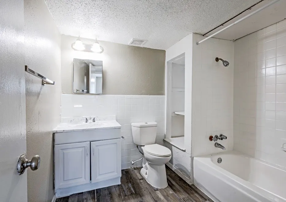 Apartment For Rent in Dallas County , 2910 Prichard Lane, Dallas, Texas 75227, 2 Bedrooms, 1 Bathroom, Garage spaces, 830 Sqft, built in 1972, Price $1,250, mls#21205568, Real Estate Agent in Dallas, Homes For Rent in Dallas county, Homes For Rent in Dallas, Realtor in Dallas Texas, Real Estate Brokerage Independent Realty Texas, Luminita Cordes Realtor