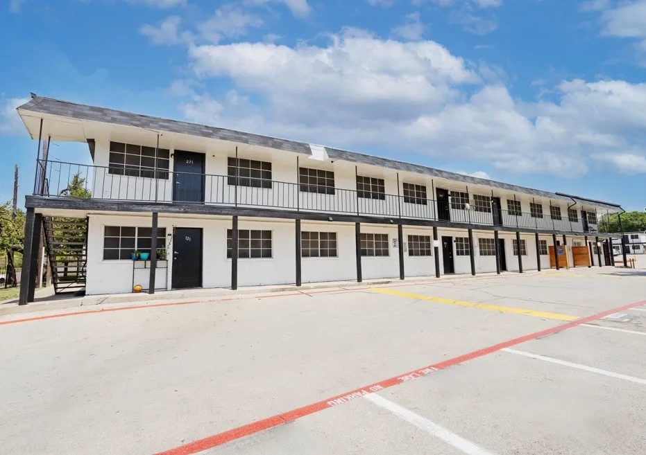 Apartment For Rent in Dallas County , 2910 Prichard Lane, Dallas, Texas 75227, 2 Bedrooms, 1 Bathroom, Garage spaces, 830 Sqft, built in 1972, Price $1,250, mls#21205568, Real Estate Agent in Dallas, Homes For Rent in Dallas county, Homes For Rent in Dallas, Realtor in Dallas Texas, Real Estate Brokerage Independent Realty Texas, Luminita Cordes Realtor
