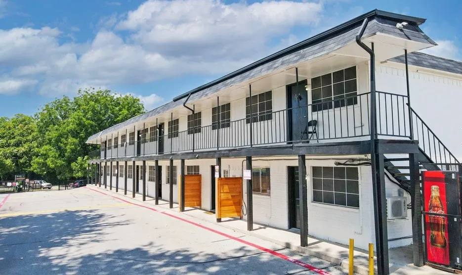 Apartment For Rent in Dallas County , 2910 Prichard Lane, Dallas, Texas 75227, 2 Bedrooms, 1 Bathroom, Garage spaces, 830 Sqft, built in 1972, Price $1,250, mls#21205568, Real Estate Agent in Dallas, Homes For Rent in Dallas county, Homes For Rent in Dallas, Realtor in Dallas Texas, Real Estate Brokerage Independent Realty Texas, Luminita Cordes Realtor