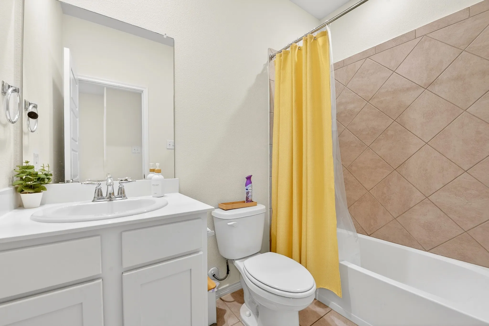 Single Family Residence For Rent in Denton County , 2261 Obsidian Drive, Little Elm, Texas 76227, 4 Bedroom, 3 Bathroom, 2 Garage spaces, 1,954 Sqft, built in 2020, mls#21185136, Real Estate Agent in Little Elm, Homes For Rent in Denton county, Homes For Rent in Little Elm, Realtor in Little Elm Texas, Real Estate Brokerage Independent Realty Texas, Luminita Cordes Realtor