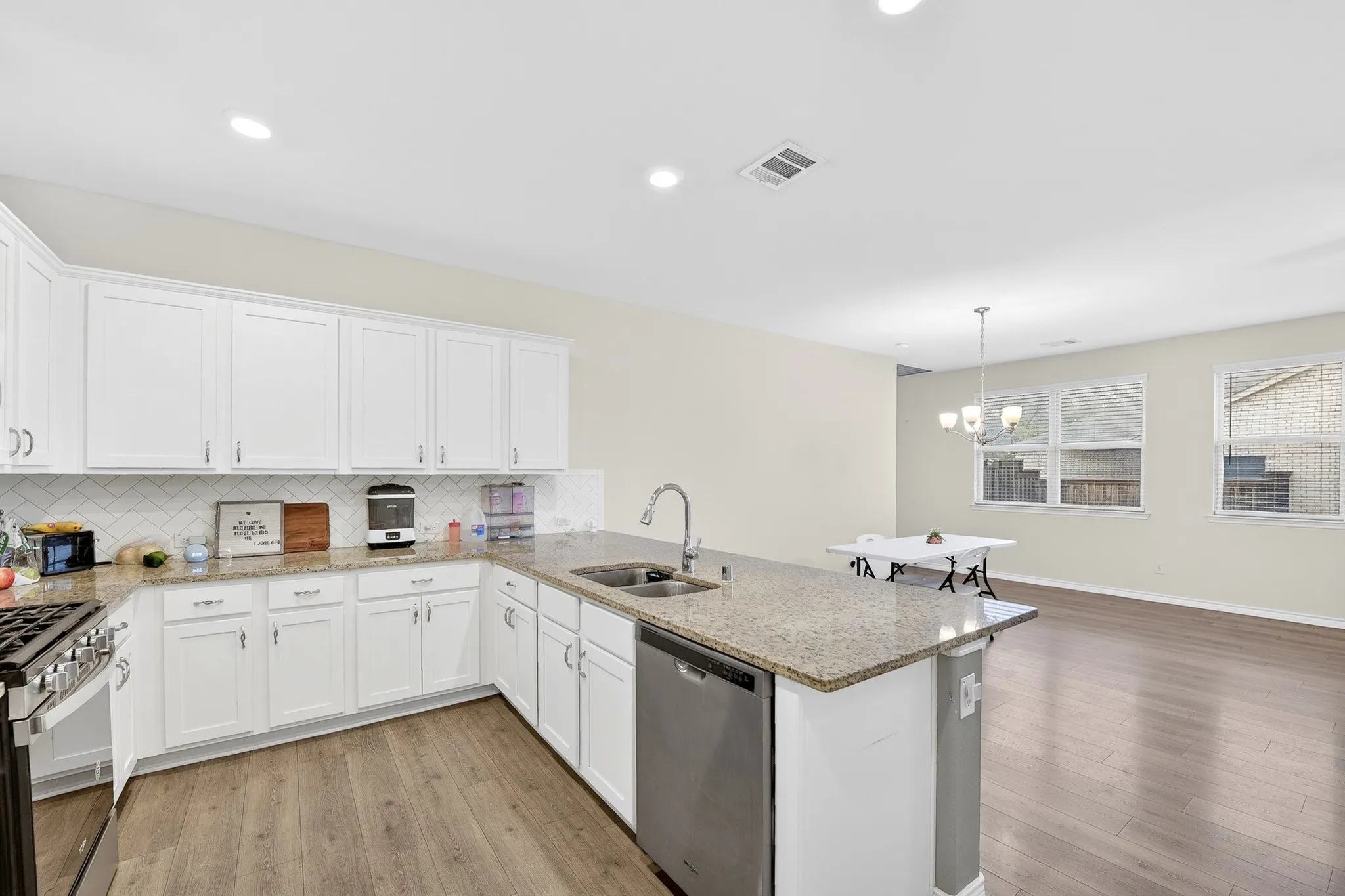Single Family Residence For Rent in Denton County , 2261 Obsidian Drive, Little Elm, Texas 76227, 4 Bedroom, 3 Bathroom, 2 Garage spaces, 1,954 Sqft, built in 2020, mls#21185136, Real Estate Agent in Little Elm, Homes For Rent in Denton county, Homes For Rent in Little Elm, Realtor in Little Elm Texas, Real Estate Brokerage Independent Realty Texas, Luminita Cordes Realtor