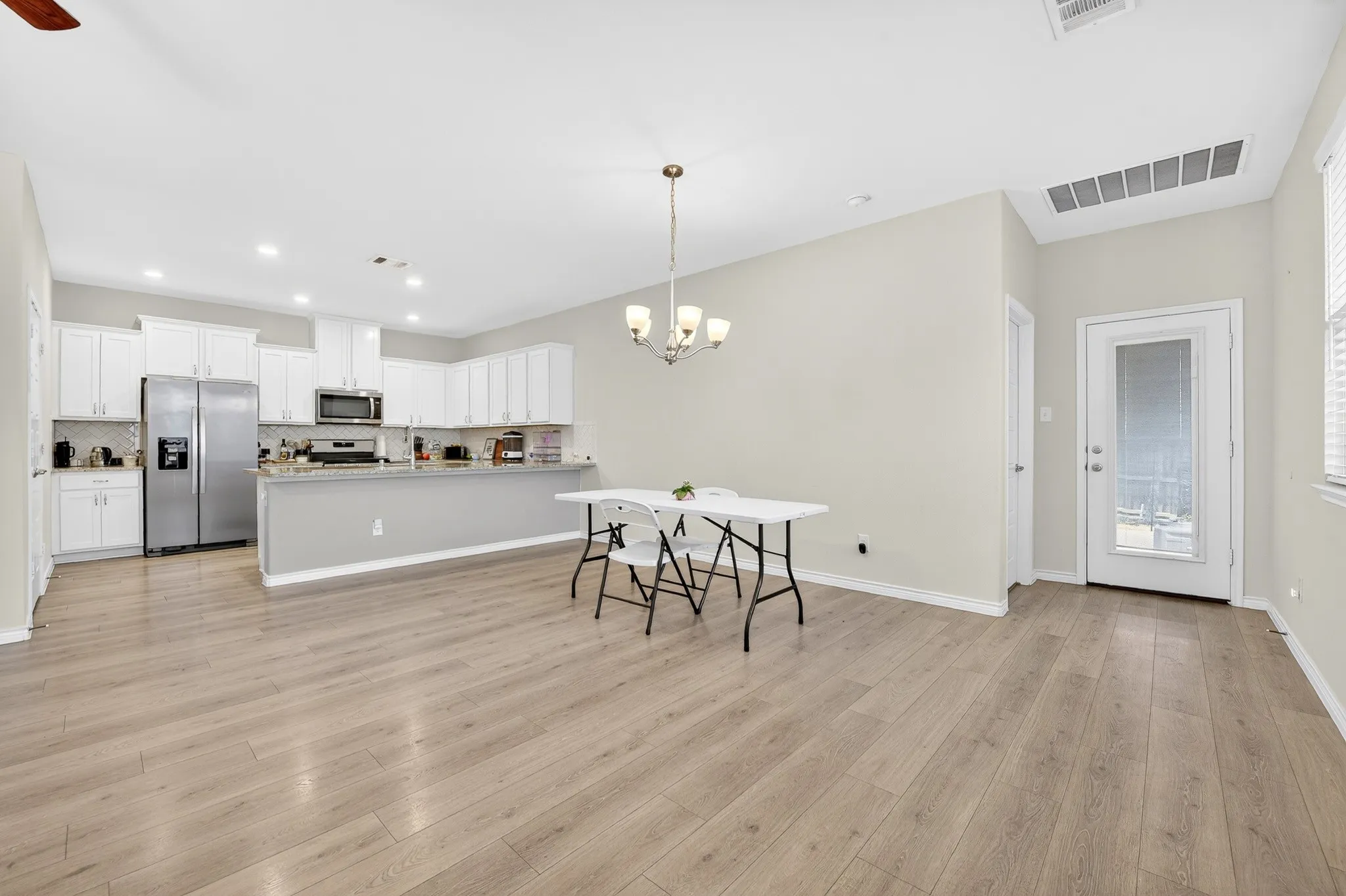 Single Family Residence For Rent in Denton County , 2261 Obsidian Drive, Little Elm, Texas 76227, 4 Bedroom, 3 Bathroom, 2 Garage spaces, 1,954 Sqft, built in 2020, mls#21185136, Real Estate Agent in Little Elm, Homes For Rent in Denton county, Homes For Rent in Little Elm, Realtor in Little Elm Texas, Real Estate Brokerage Independent Realty Texas, Luminita Cordes Realtor