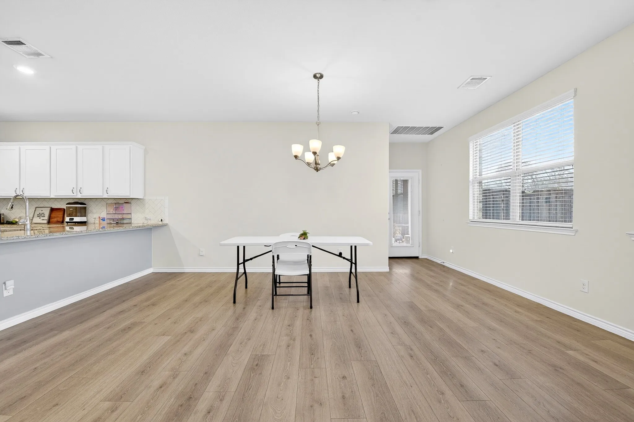 Single Family Residence For Rent in Denton County , 2261 Obsidian Drive, Little Elm, Texas 76227, 4 Bedroom, 3 Bathroom, 2 Garage spaces, 1,954 Sqft, built in 2020, mls#21185136, Real Estate Agent in Little Elm, Homes For Rent in Denton county, Homes For Rent in Little Elm, Realtor in Little Elm Texas, Real Estate Brokerage Independent Realty Texas, Luminita Cordes Realtor
