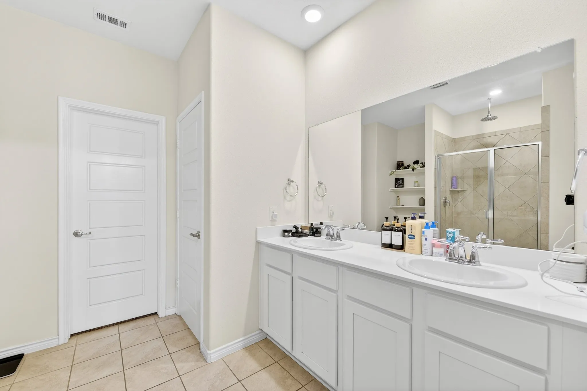 Single Family Residence For Rent in Denton County , 2261 Obsidian Drive, Little Elm, Texas 76227, 4 Bedroom, 3 Bathroom, 2 Garage spaces, 1,954 Sqft, built in 2020, mls#21185136, Real Estate Agent in Little Elm, Homes For Rent in Denton county, Homes For Rent in Little Elm, Realtor in Little Elm Texas, Real Estate Brokerage Independent Realty Texas, Luminita Cordes Realtor