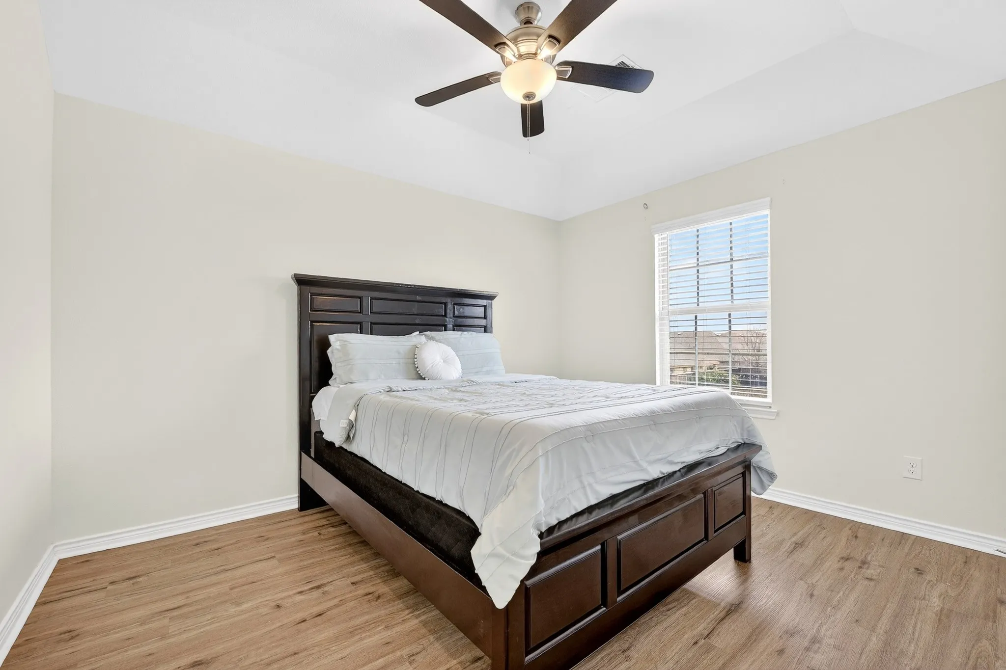 Single Family Residence For Rent in Denton County , 2261 Obsidian Drive, Little Elm, Texas 76227, 4 Bedroom, 3 Bathroom, 2 Garage spaces, 1,954 Sqft, built in 2020, mls#21185136, Real Estate Agent in Little Elm, Homes For Rent in Denton county, Homes For Rent in Little Elm, Realtor in Little Elm Texas, Real Estate Brokerage Independent Realty Texas, Luminita Cordes Realtor