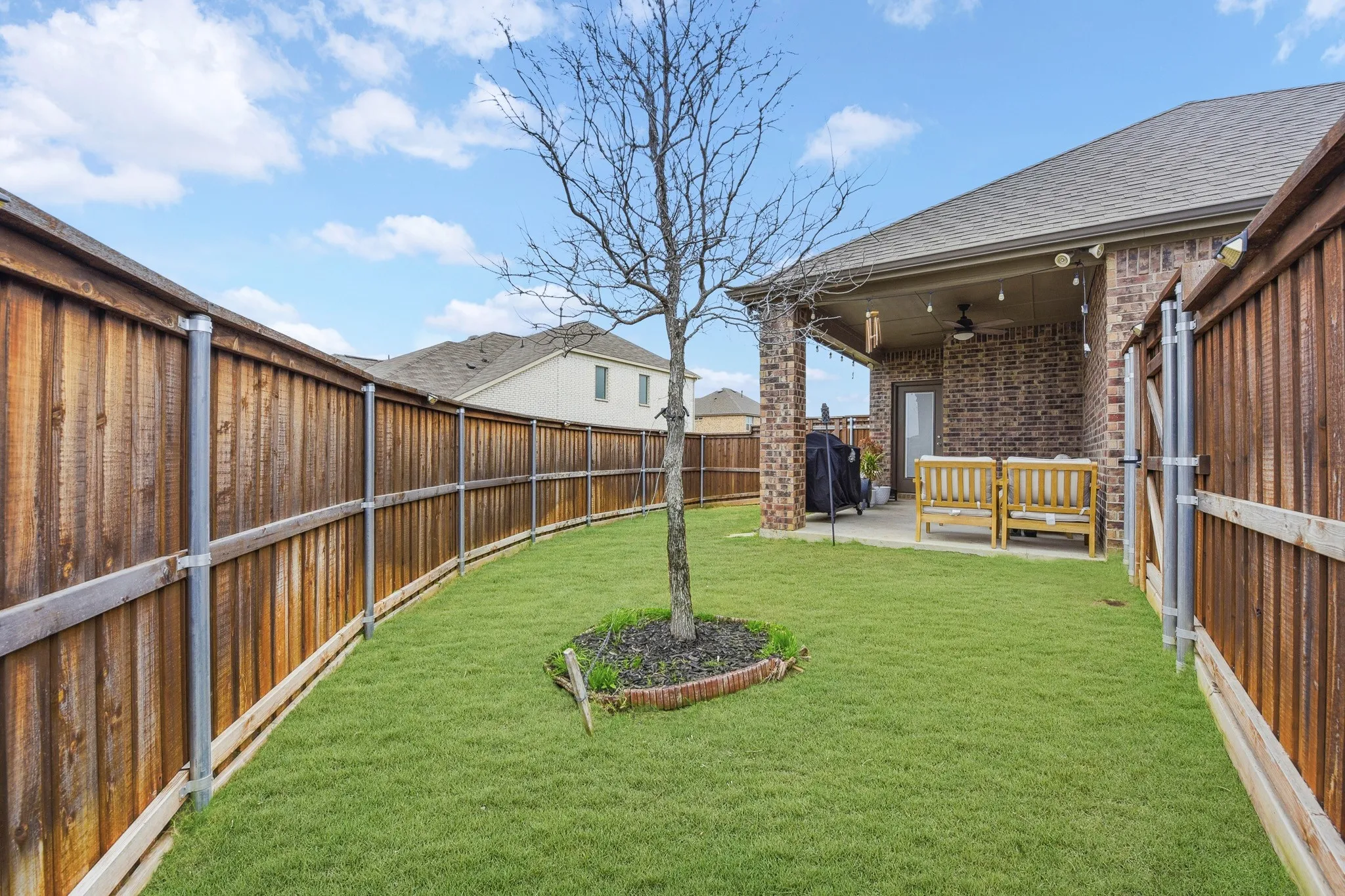 Single Family Residence For Rent in Denton County , 2261 Obsidian Drive, Little Elm, Texas 76227, 4 Bedroom, 3 Bathroom, 2 Garage spaces, 1,954 Sqft, built in 2020, mls#21185136, Real Estate Agent in Little Elm, Homes For Rent in Denton county, Homes For Rent in Little Elm, Realtor in Little Elm Texas, Real Estate Brokerage Independent Realty Texas, Luminita Cordes Realtor