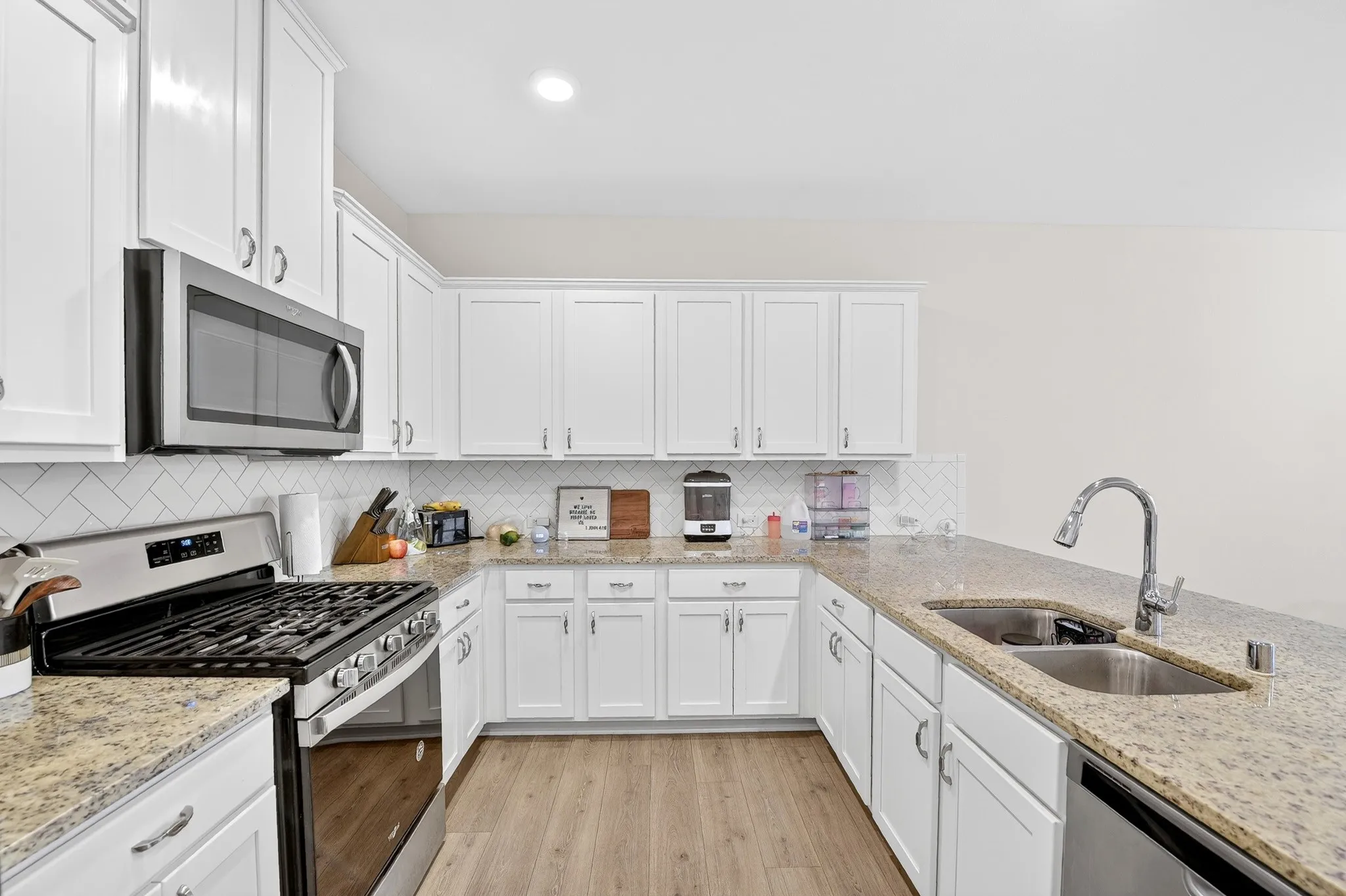 Single Family Residence For Rent in Denton County , 2261 Obsidian Drive, Little Elm, Texas 76227, 4 Bedroom, 3 Bathroom, 2 Garage spaces, 1,954 Sqft, built in 2020, mls#21185136, Real Estate Agent in Little Elm, Homes For Rent in Denton county, Homes For Rent in Little Elm, Realtor in Little Elm Texas, Real Estate Brokerage Independent Realty Texas, Luminita Cordes Realtor
