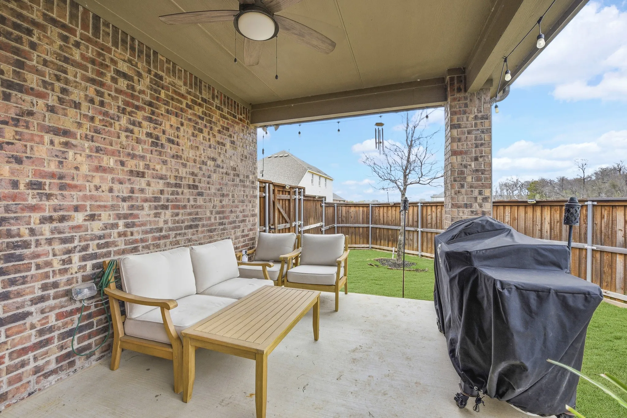 Single Family Residence For Rent in Denton County , 2261 Obsidian Drive, Little Elm, Texas 76227, 4 Bedroom, 3 Bathroom, 2 Garage spaces, 1,954 Sqft, built in 2020, mls#21185136, Real Estate Agent in Little Elm, Homes For Rent in Denton county, Homes For Rent in Little Elm, Realtor in Little Elm Texas, Real Estate Brokerage Independent Realty Texas, Luminita Cordes Realtor