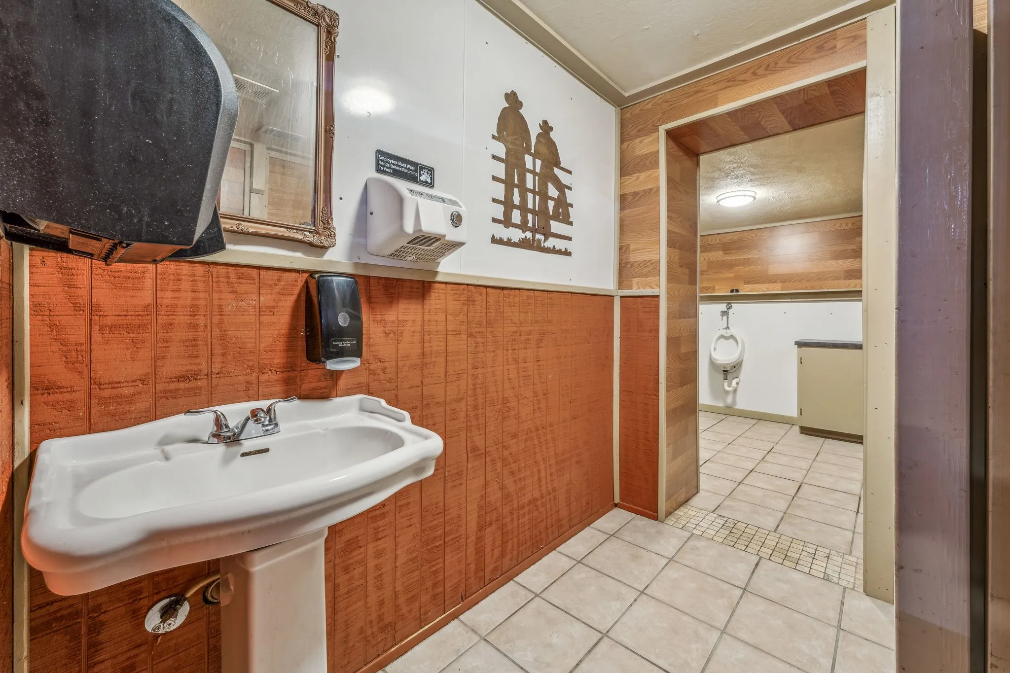 Business For Sale in Hill County , 3261 Fm 933, Whitney, Texas 76692, 0, 0, Garage spaces, 0 Sqft, built in 0, Preowned, Price $1,999,999, mls#21205749, Real Estate Agent in Whitney, Homes For Sale in Hill county, Homes For Sale in Whitney, Realtor in Whitney Texas, Real Estate Brokerage Independent Realty Texas, Luminita Cordes Realtor
