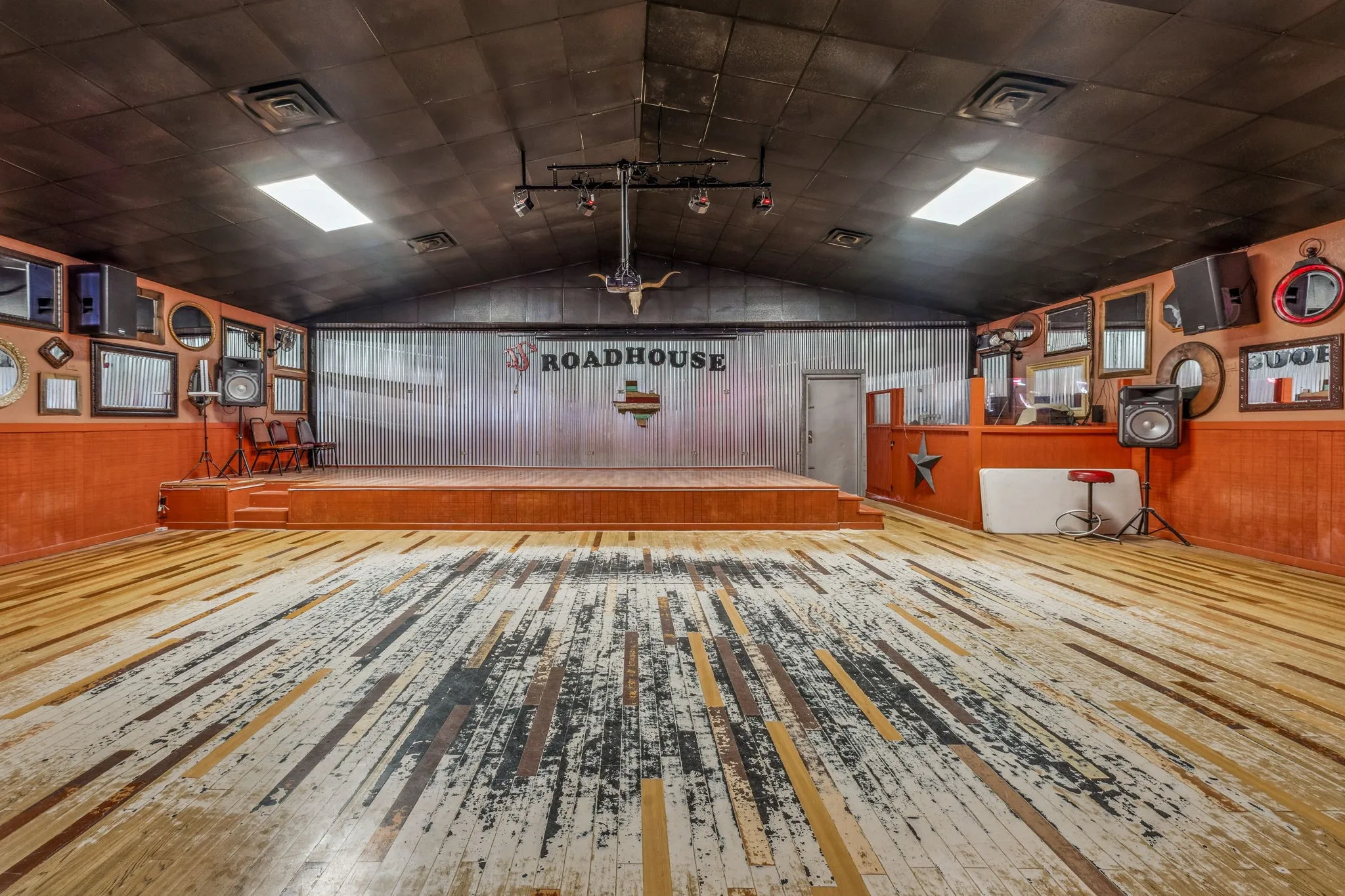 Business For Sale in Hill County , 3261 Fm 933, Whitney, Texas 76692, 0, 0, Garage spaces, 0 Sqft, built in 0, Preowned, Price $1,999,999, mls#21205749, Real Estate Agent in Whitney, Homes For Sale in Hill county, Homes For Sale in Whitney, Realtor in Whitney Texas, Real Estate Brokerage Independent Realty Texas, Luminita Cordes Realtor