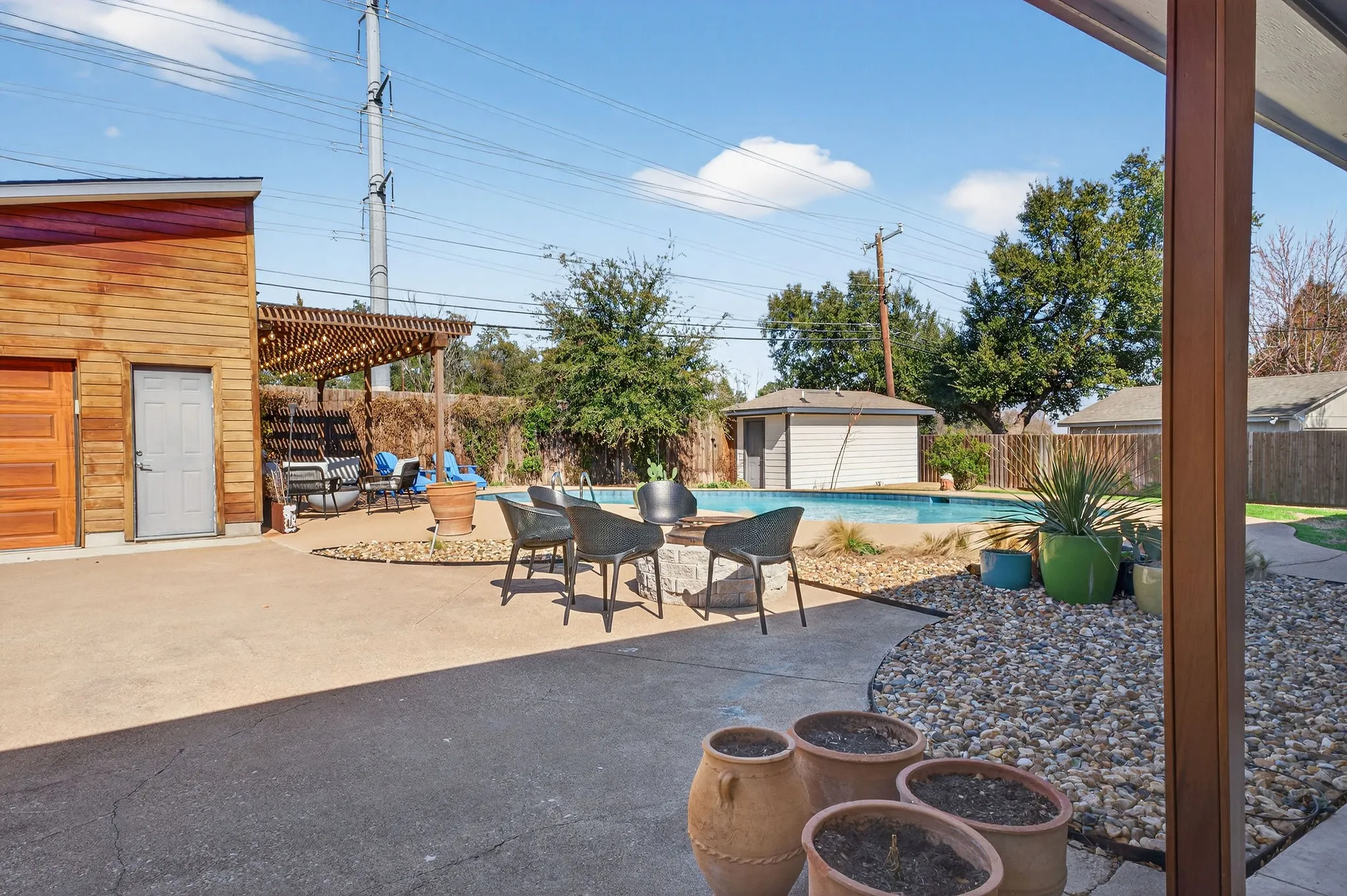 Single Family Residence For Sale in Dallas County , 7147 Lavendale Avenue, Dallas, Texas 75230, 4 Bedroom, 4 Bathroom, 2 Garage spaces, 3,700 Sqft, built in 1955, Preowned, Price $1,575,000, mls#21191548, Real Estate Agent in Dallas, Homes For Sale in Dallas county, Homes For Sale in Dallas, Realtor in Dallas Texas, Real Estate Brokerage Independent Realty Texas, Luminita Cordes Realtor
