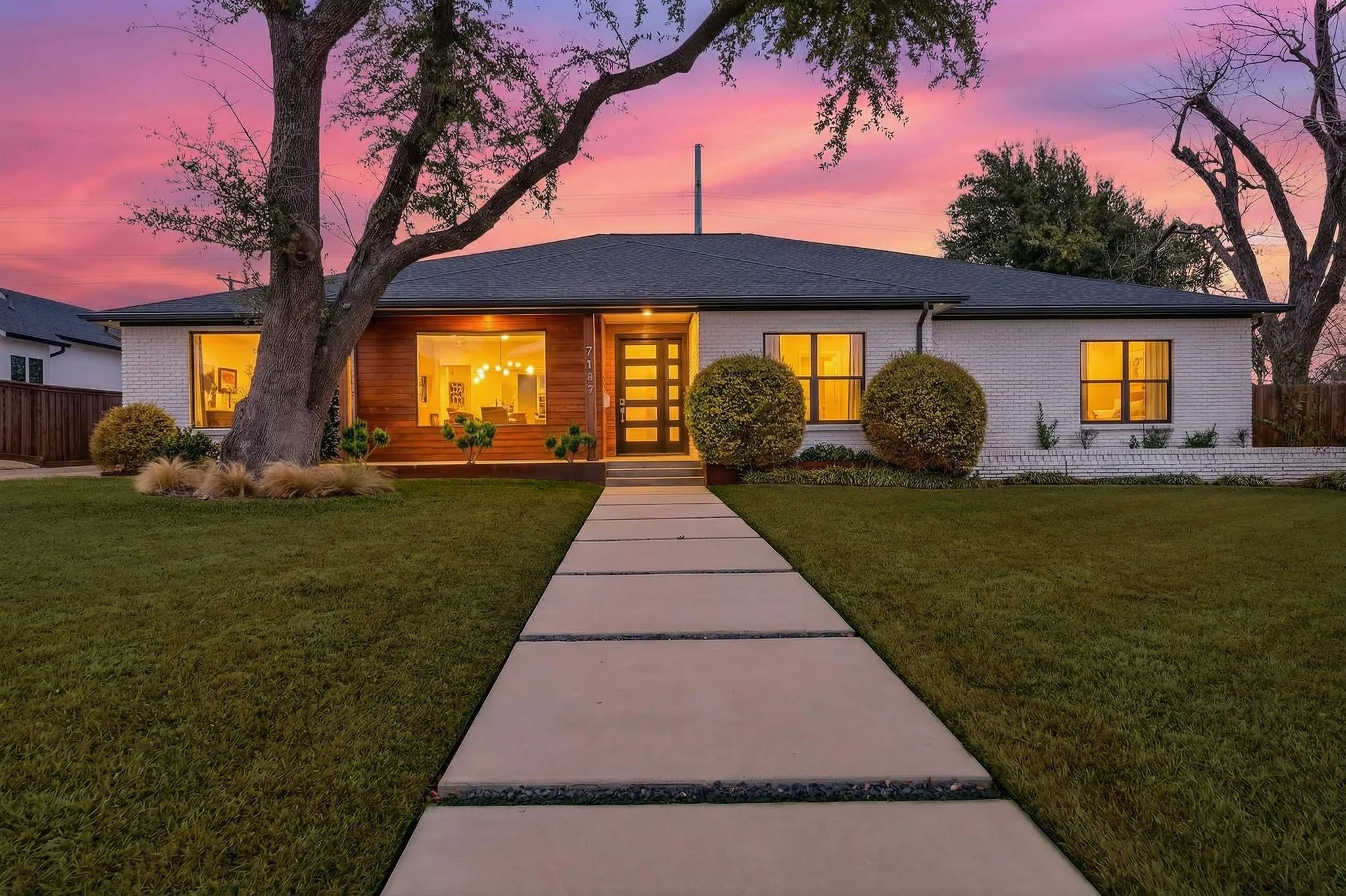 Single Family Residence For Sale in Dallas County , 7147 Lavendale Avenue, Dallas, Texas 75230, 4 Bedroom, 4 Bathroom, 2 Garage spaces, 3,700 Sqft, built in 1955, Preowned, Price $1,575,000, mls#21191548, Real Estate Agent in Dallas, Homes For Sale in Dallas county, Homes For Sale in Dallas, Realtor in Dallas Texas, Real Estate Brokerage Independent Realty Texas, Luminita Cordes Realtor